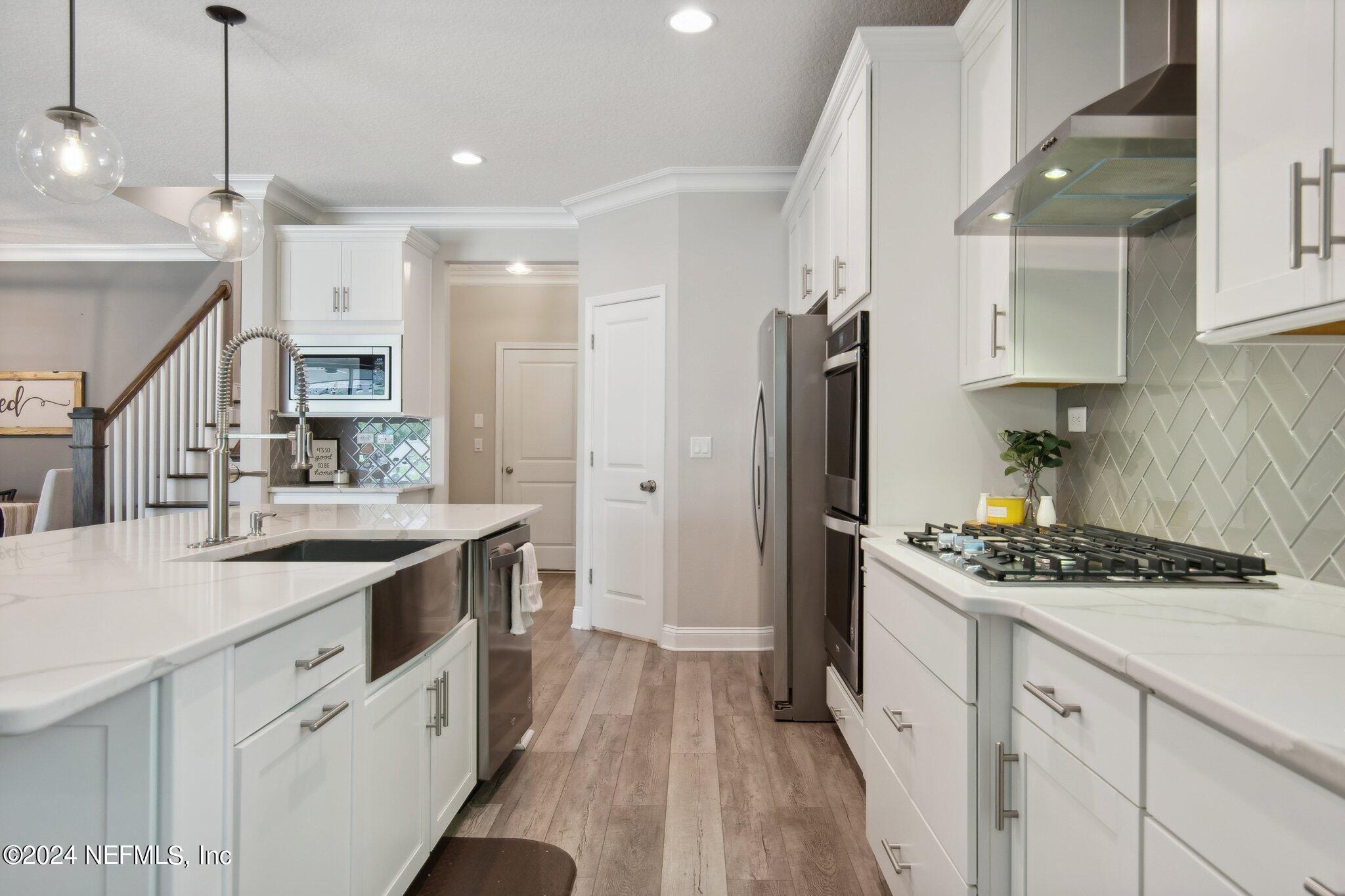 106 LUCERNE Court