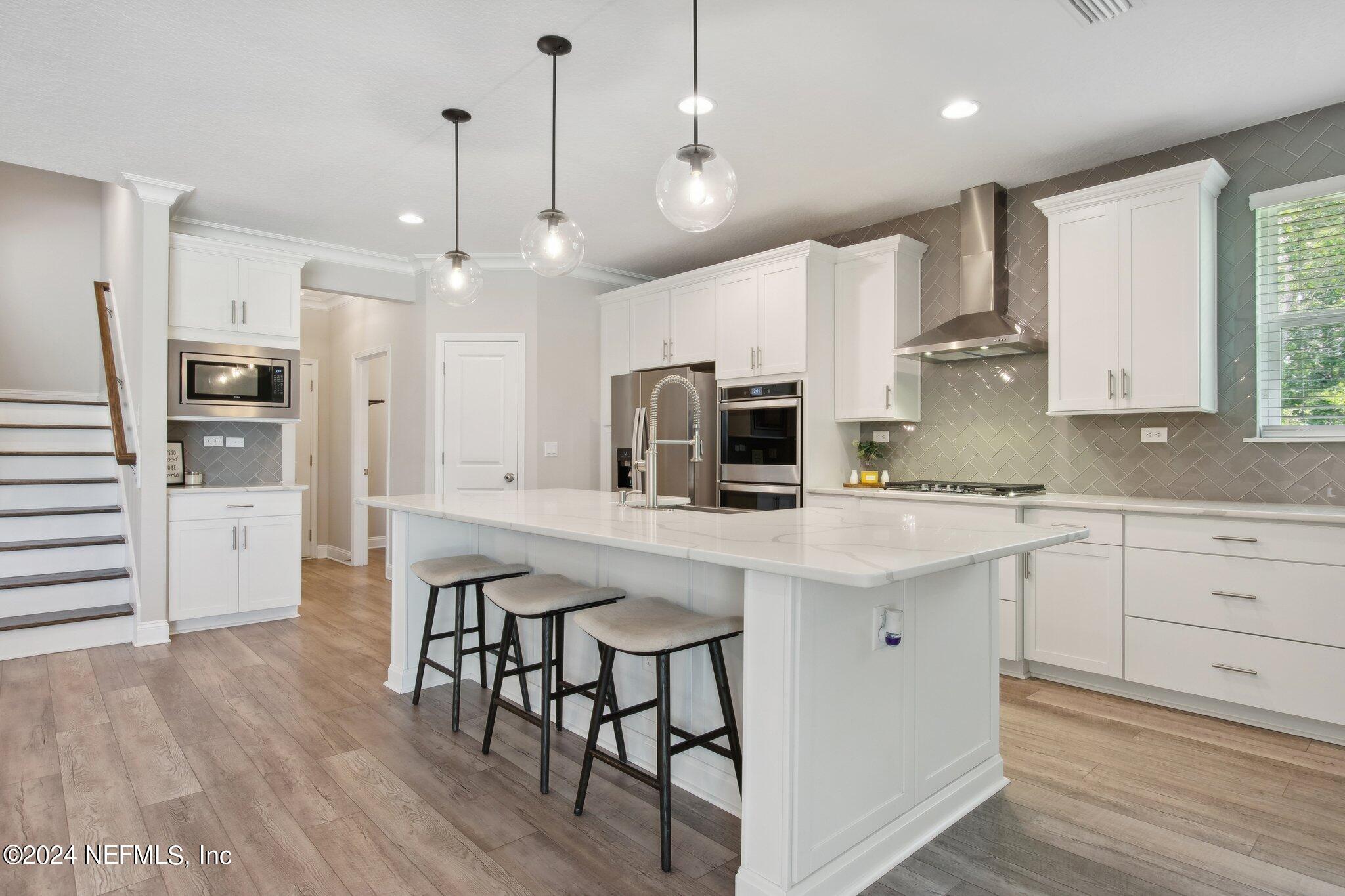 106 LUCERNE Court
