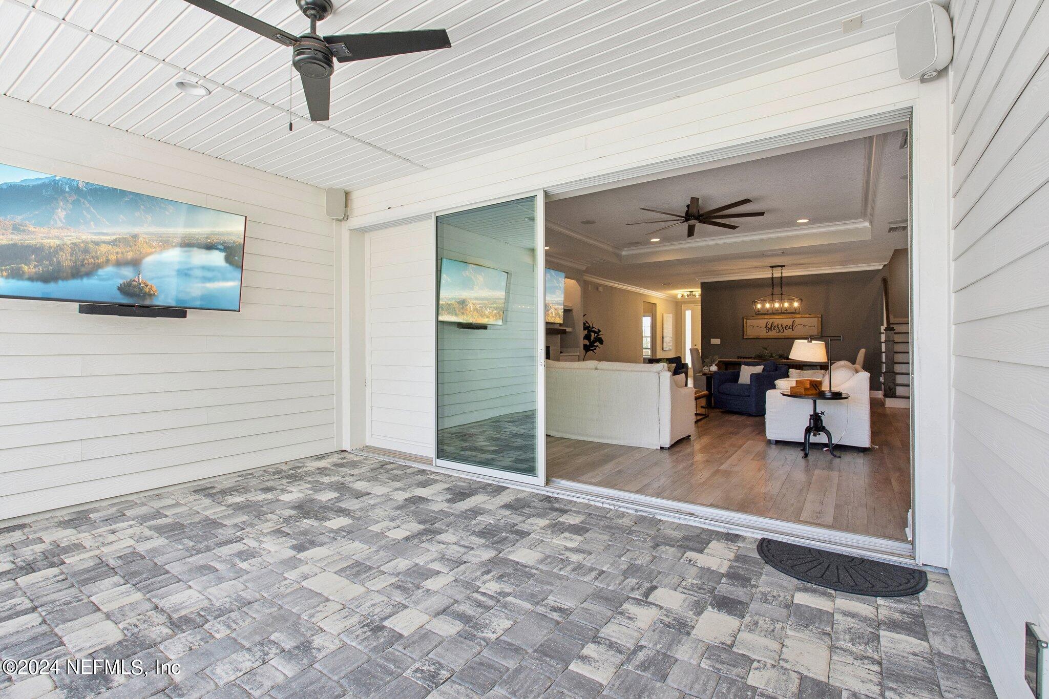 106 LUCERNE Court