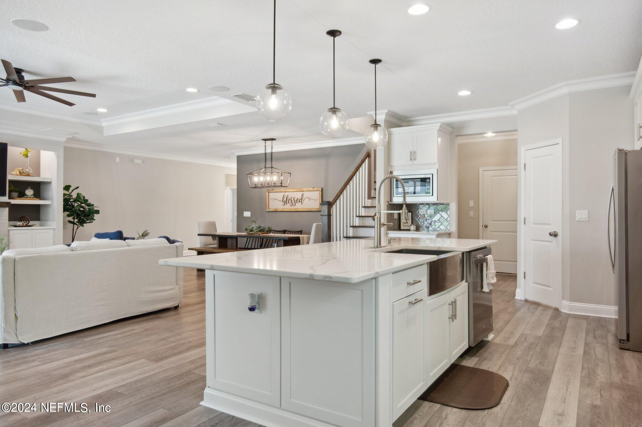 106 LUCERNE Court