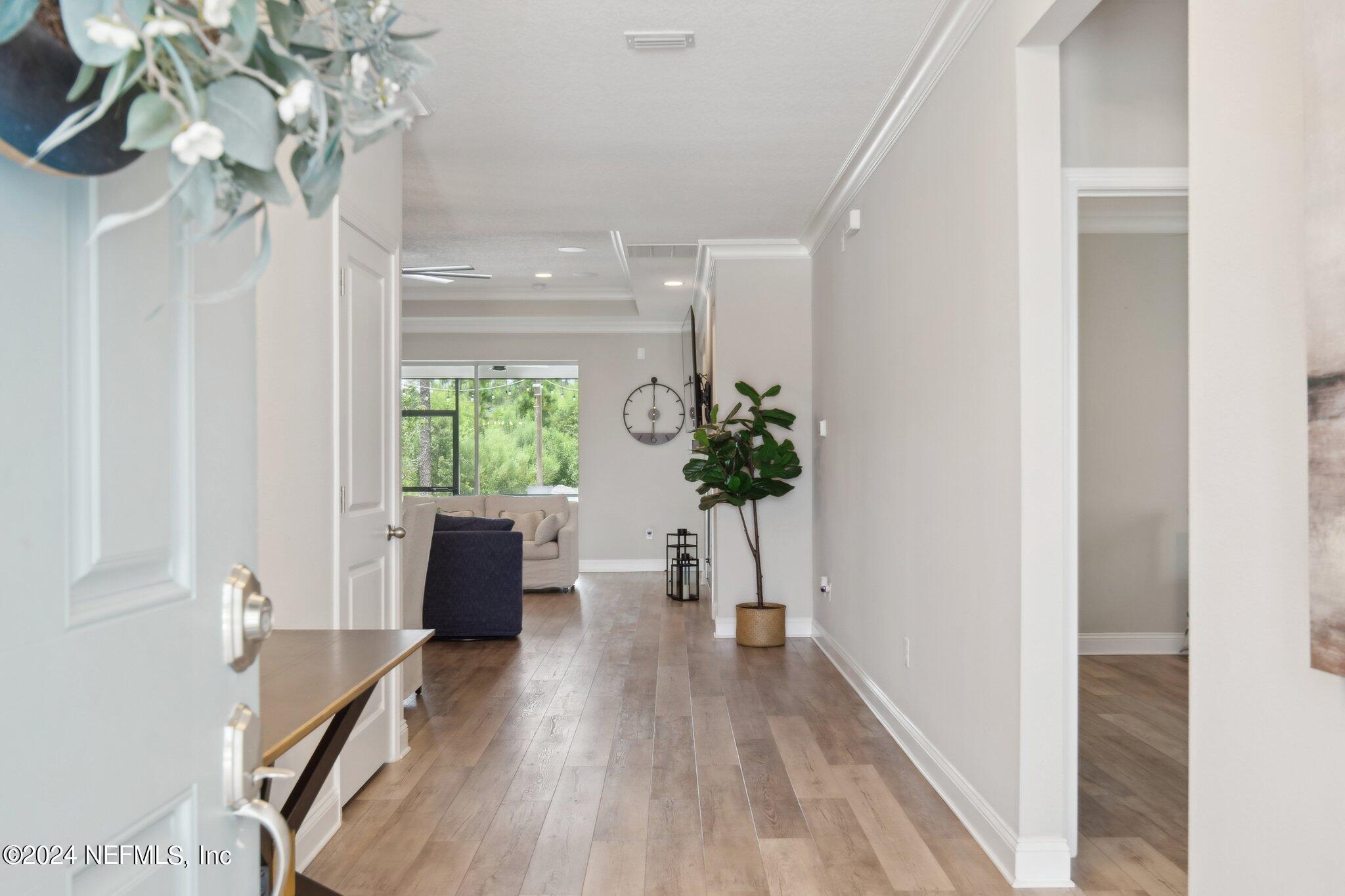 106 LUCERNE Court
