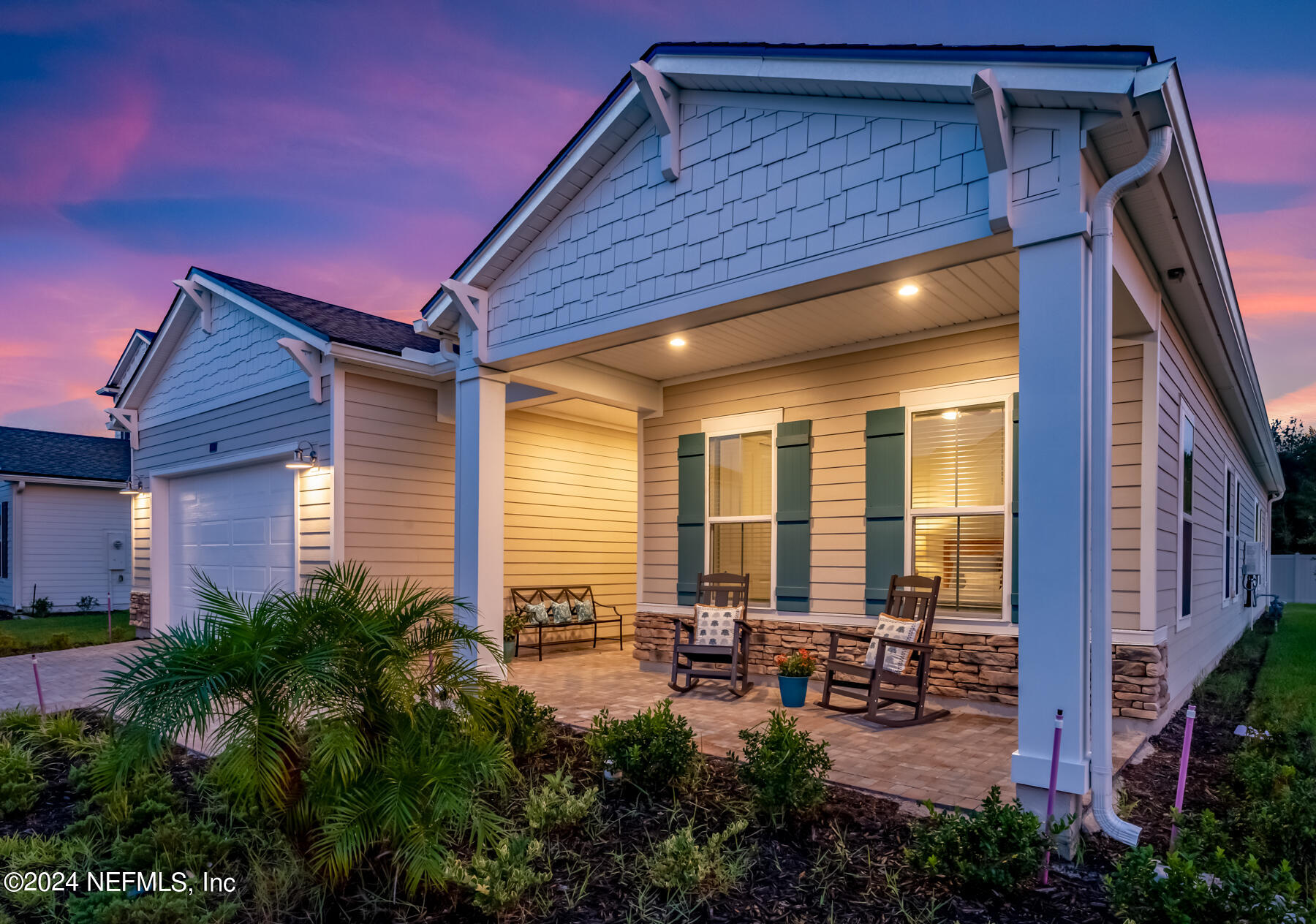 194 HILLENDALE Circle