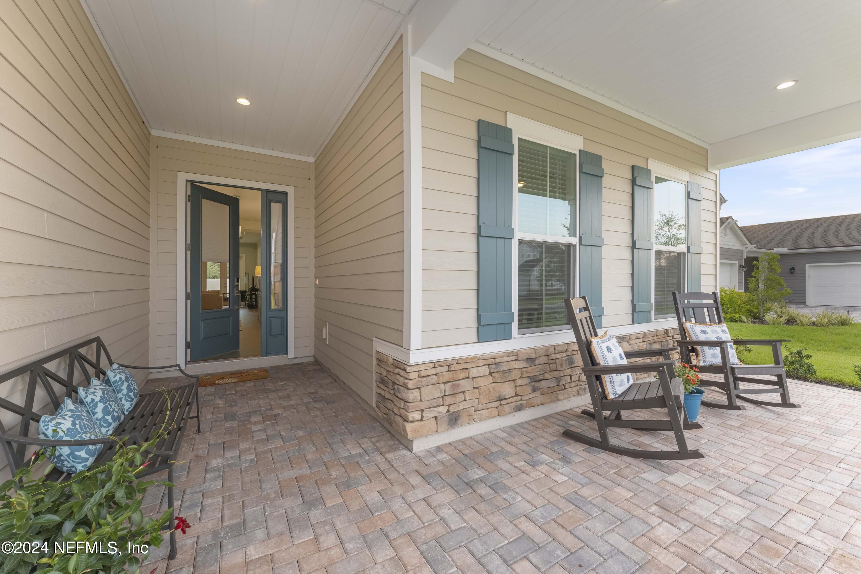 194 HILLENDALE Circle