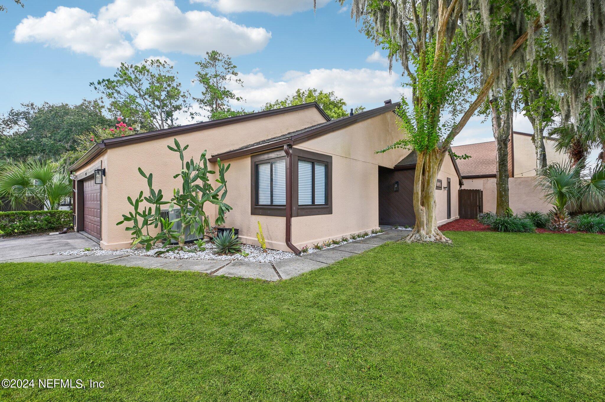 7965 LINKSIDE Drive