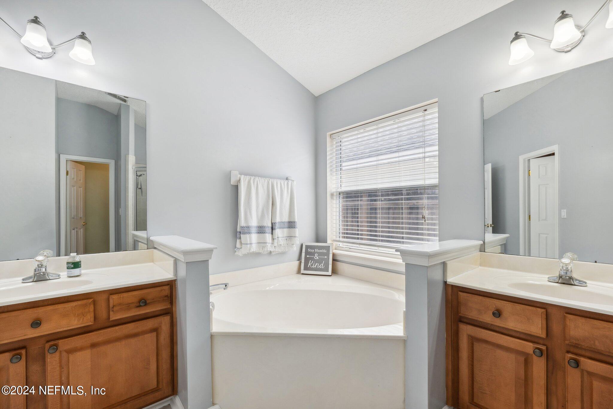 3150 WANDERING OAKS Drive