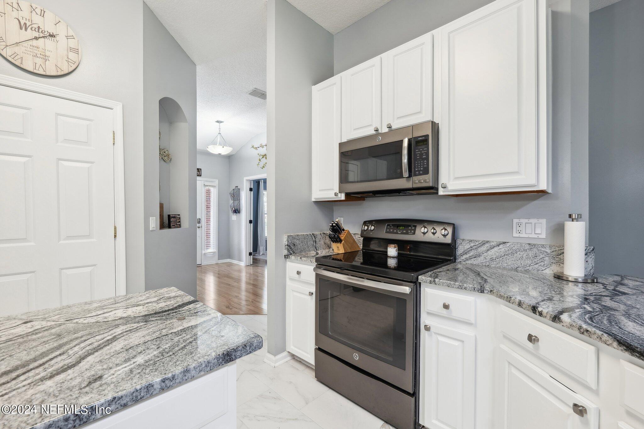3150 WANDERING OAKS Drive