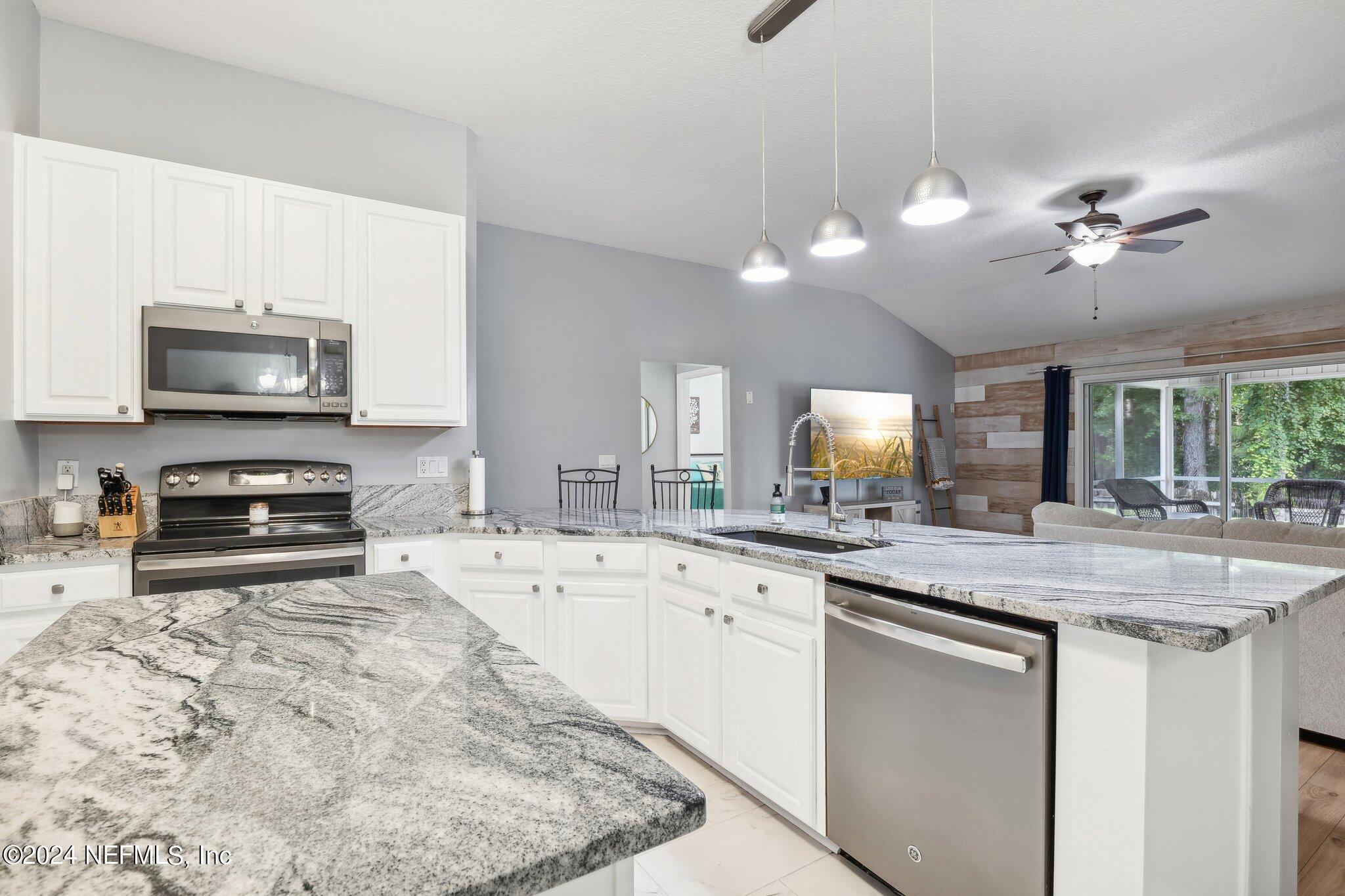 3150 WANDERING OAKS Drive