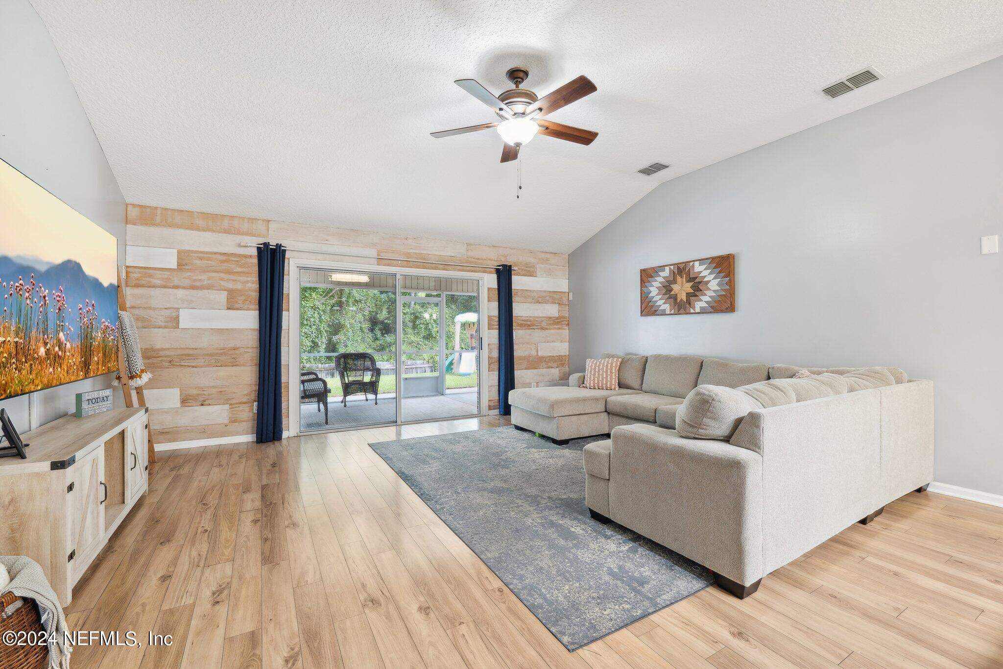 3150 WANDERING OAKS Drive