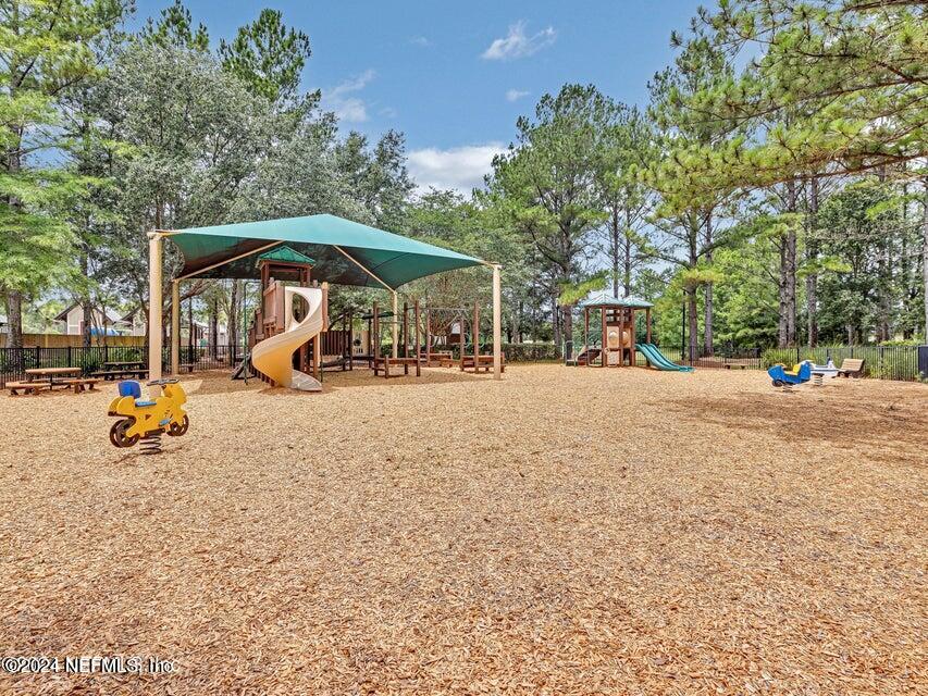 1008 WELAKA Way