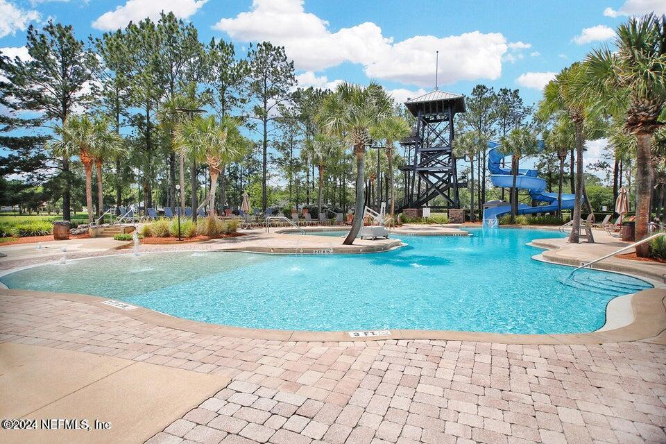 1008 WELAKA Way
