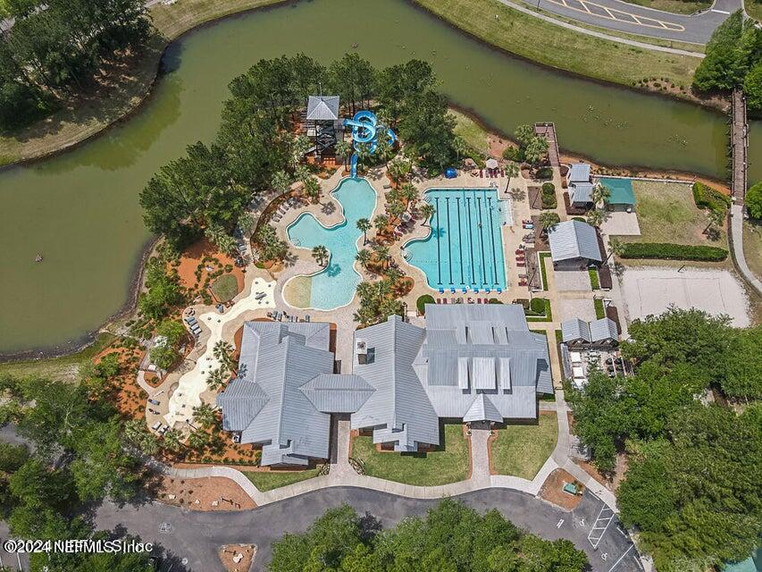 1008 WELAKA Way