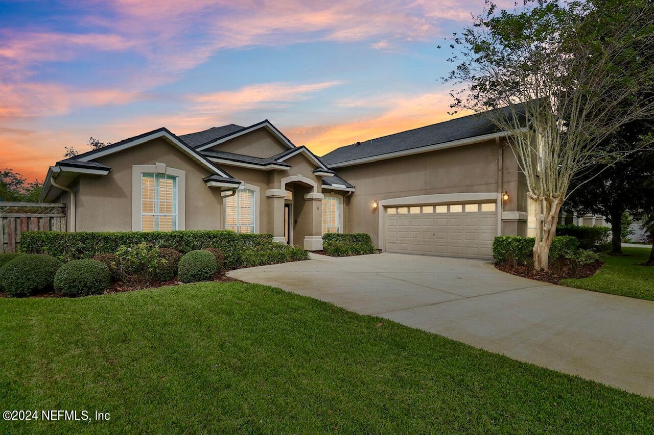 1008 WELAKA Way