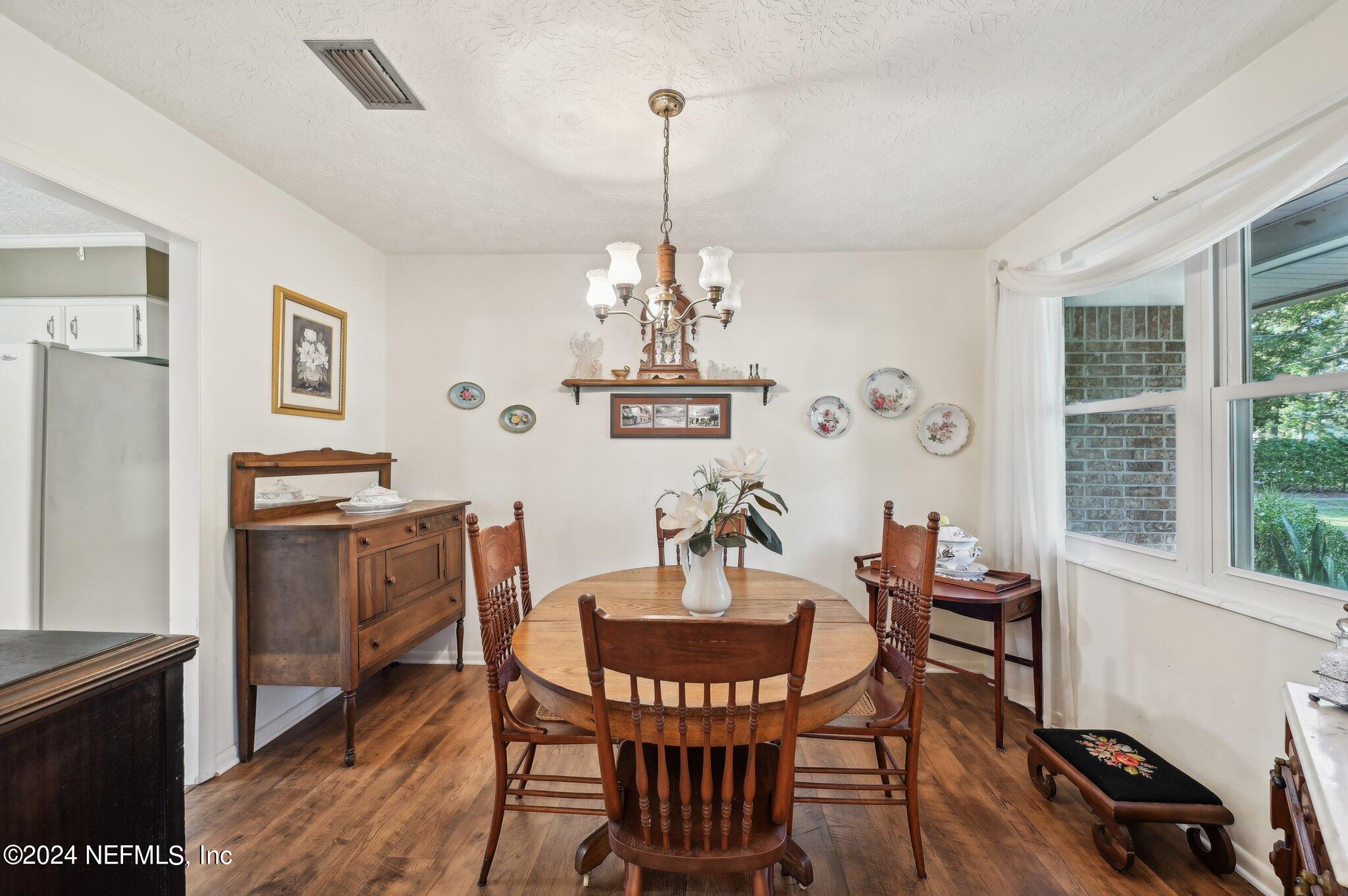 3902 LITTLE Lane