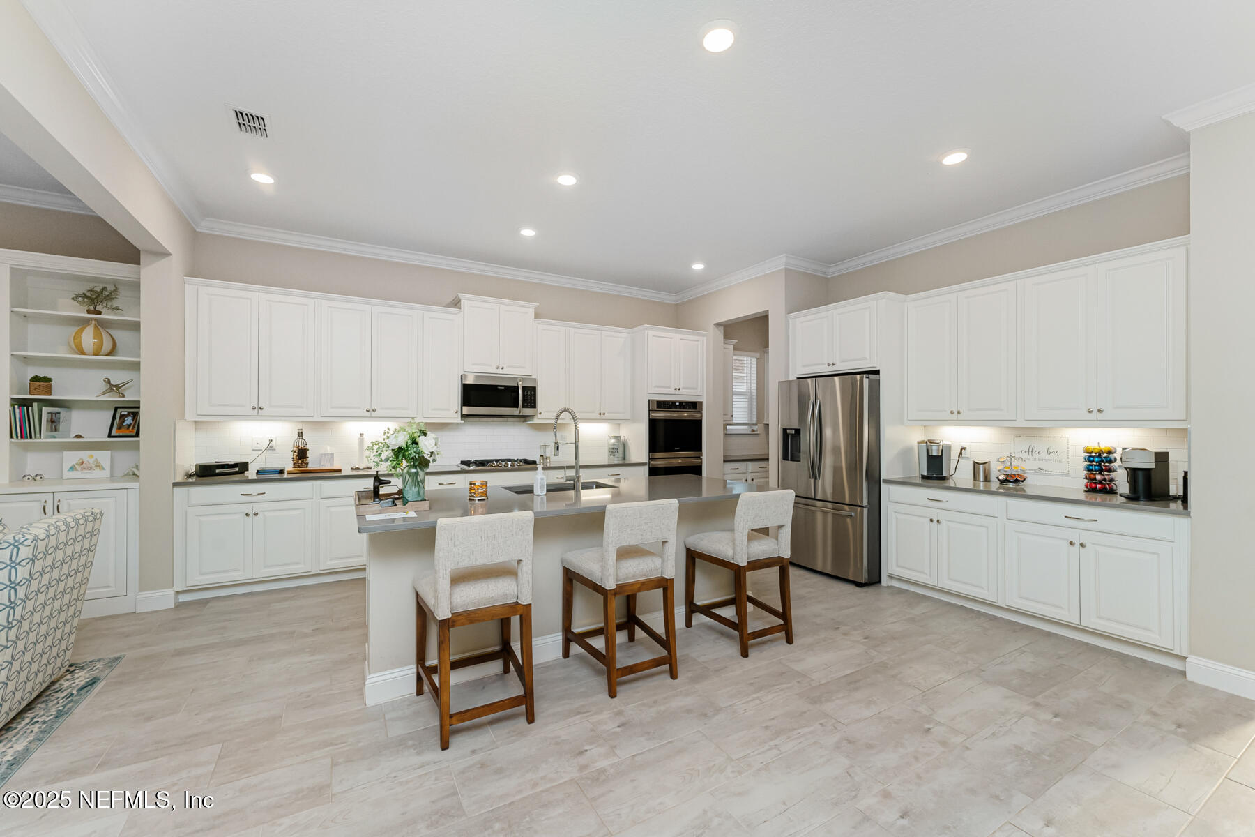 364 ARELLA Way