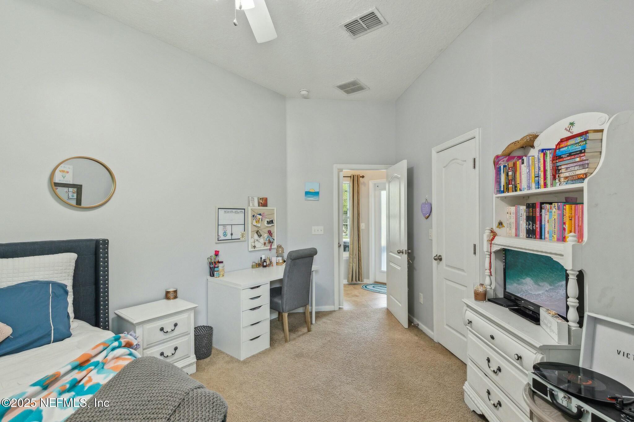 244 W BERKSWELL Drive, St. Johns