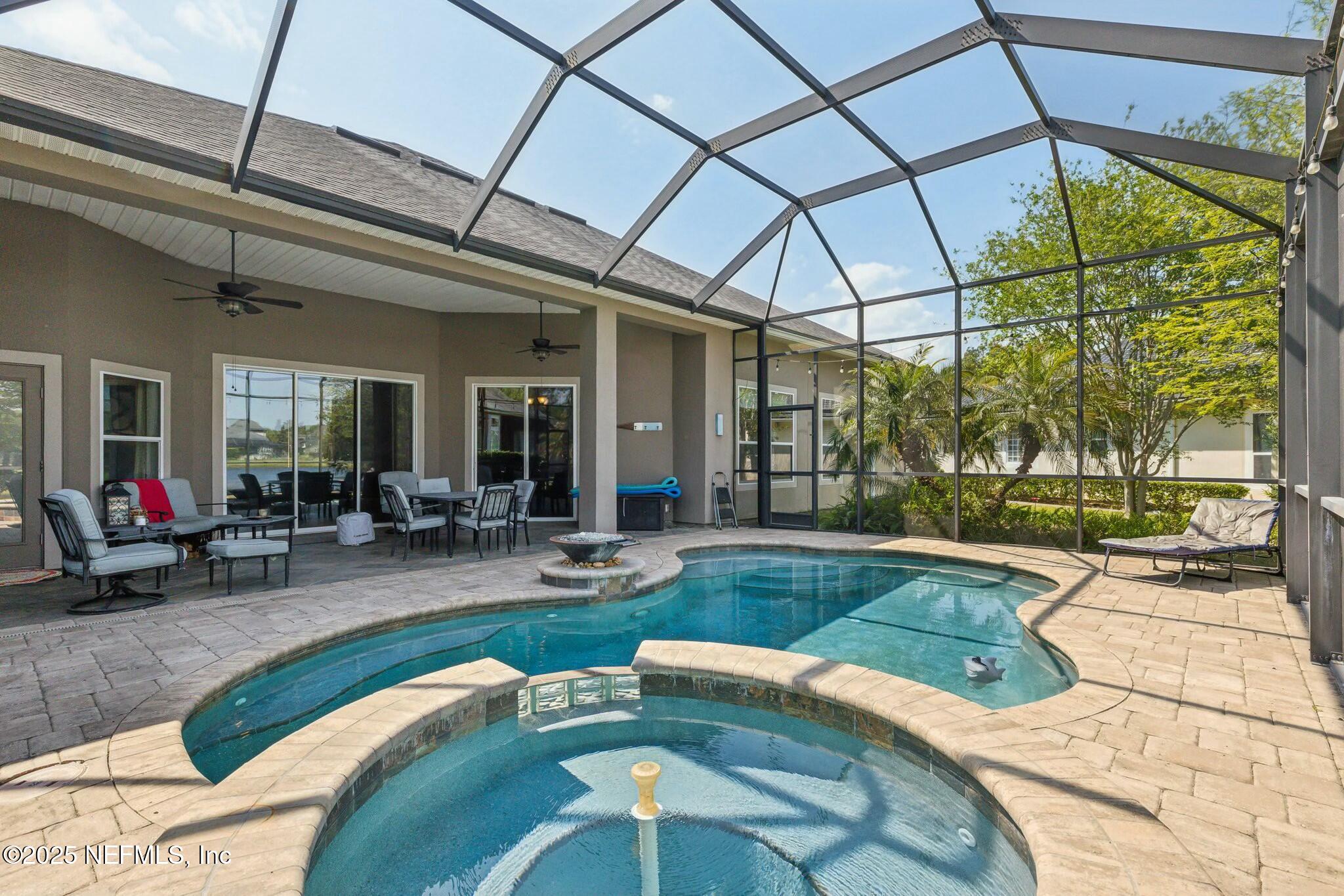 244 W BERKSWELL Drive, St. Johns