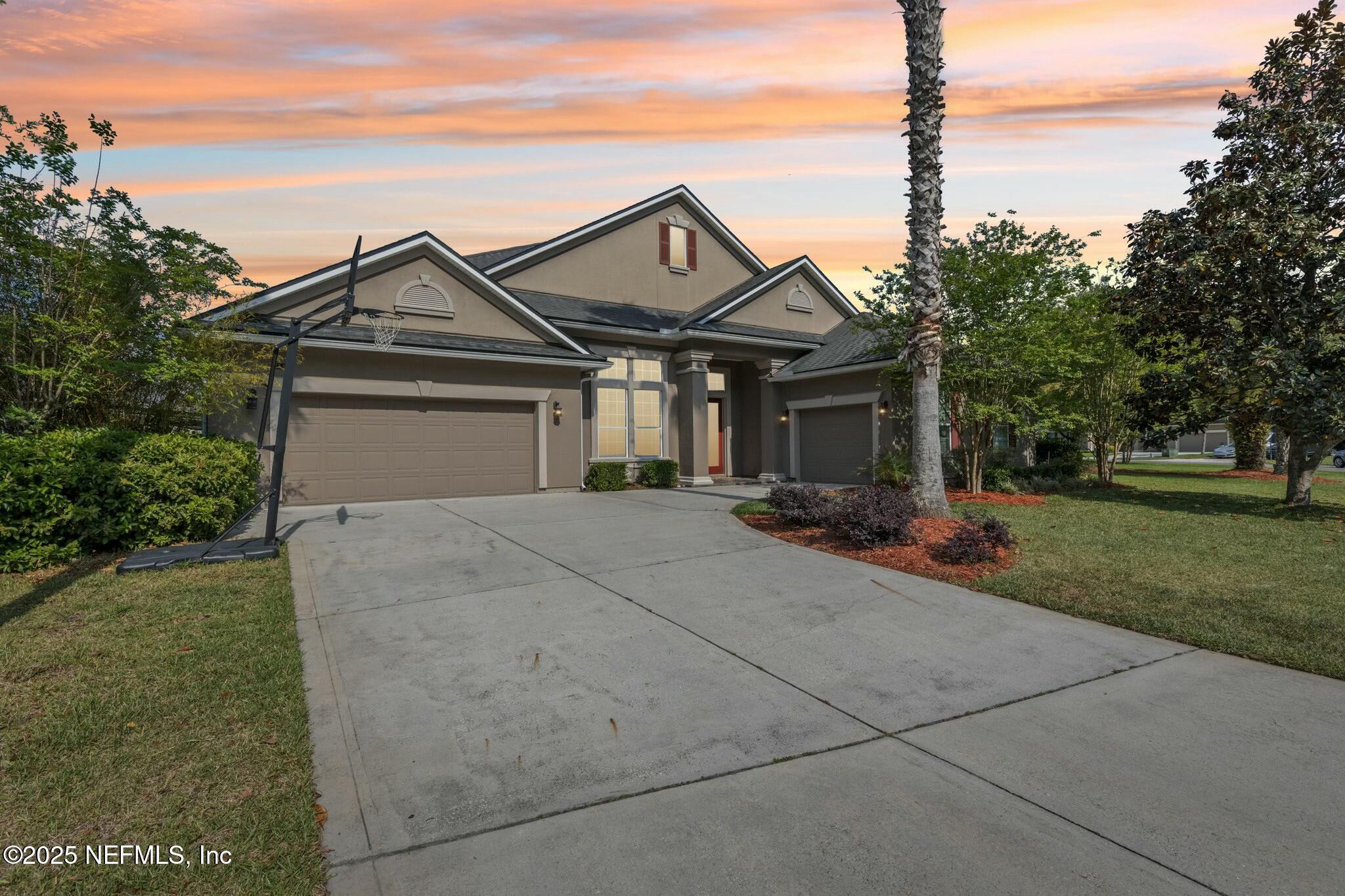 244 W BERKSWELL Drive, St. Johns