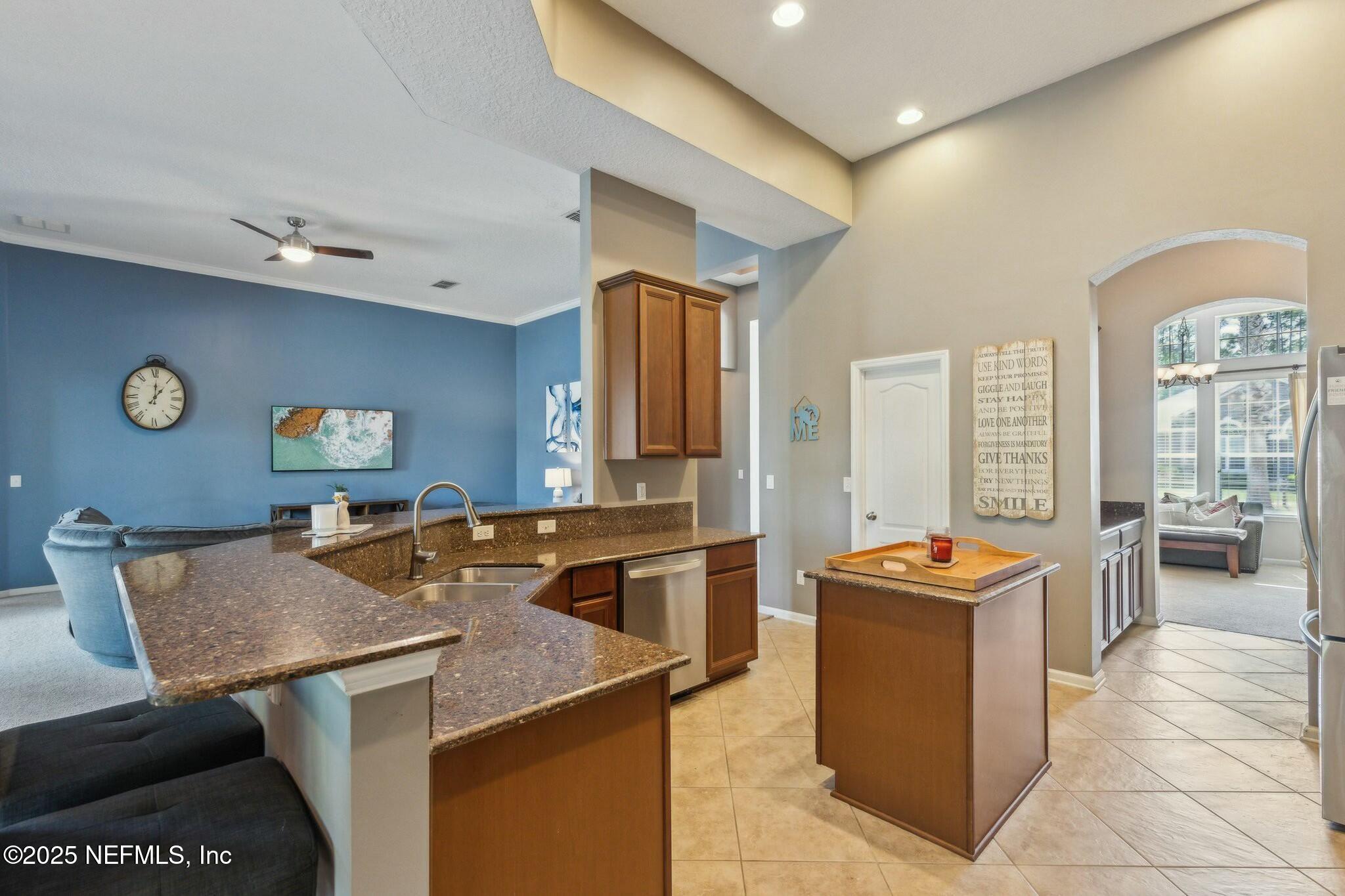 244 W BERKSWELL Drive, St. Johns
