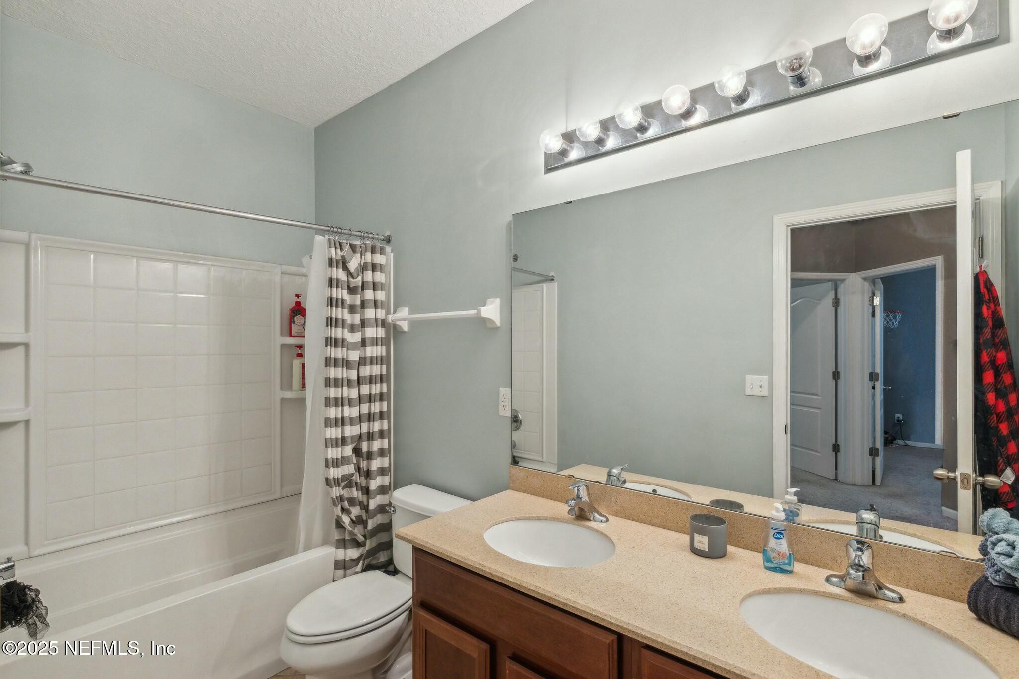 244 W BERKSWELL Drive, St. Johns