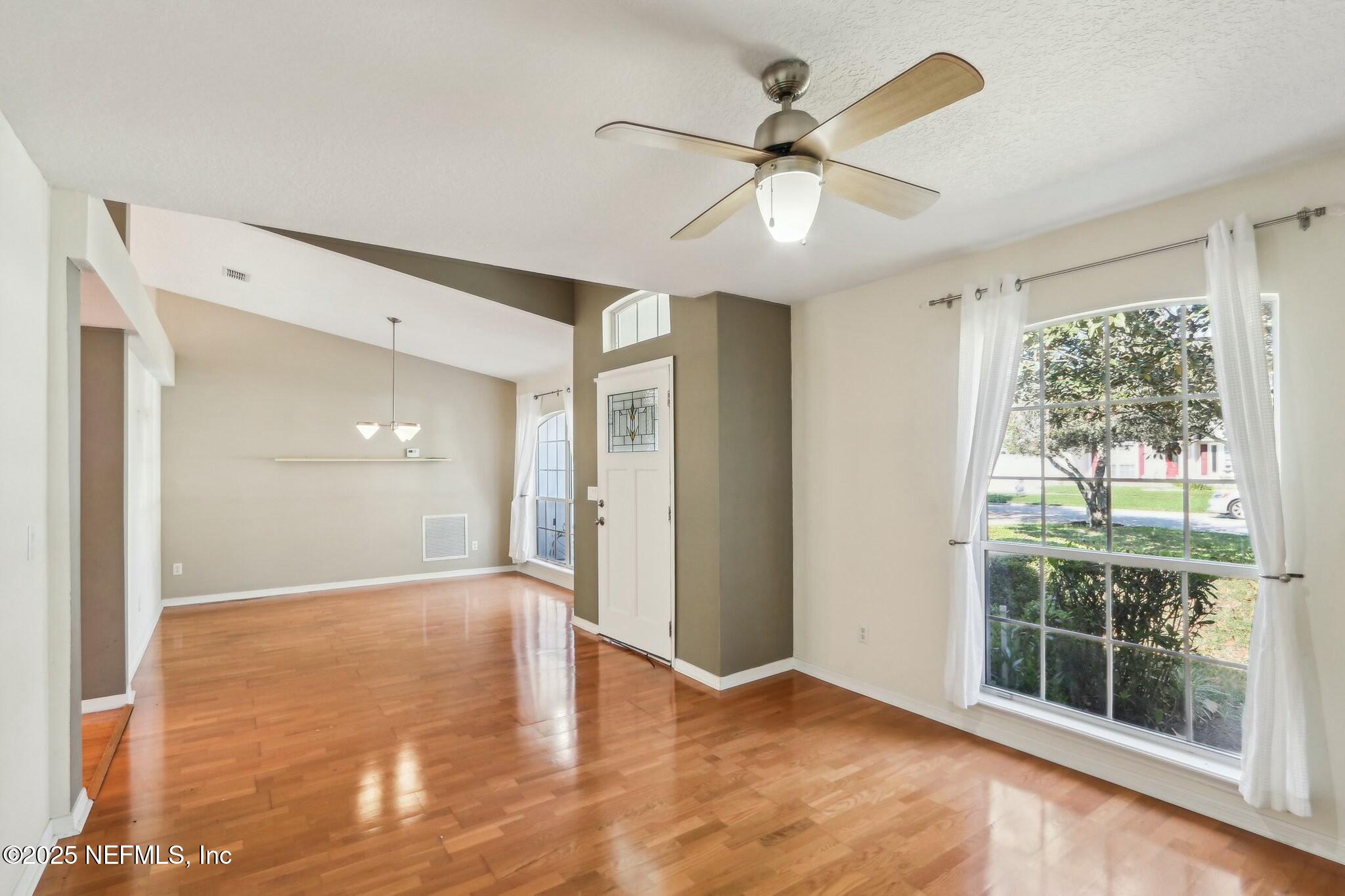 225 JOHNS GLEN Drive, St. Johns
