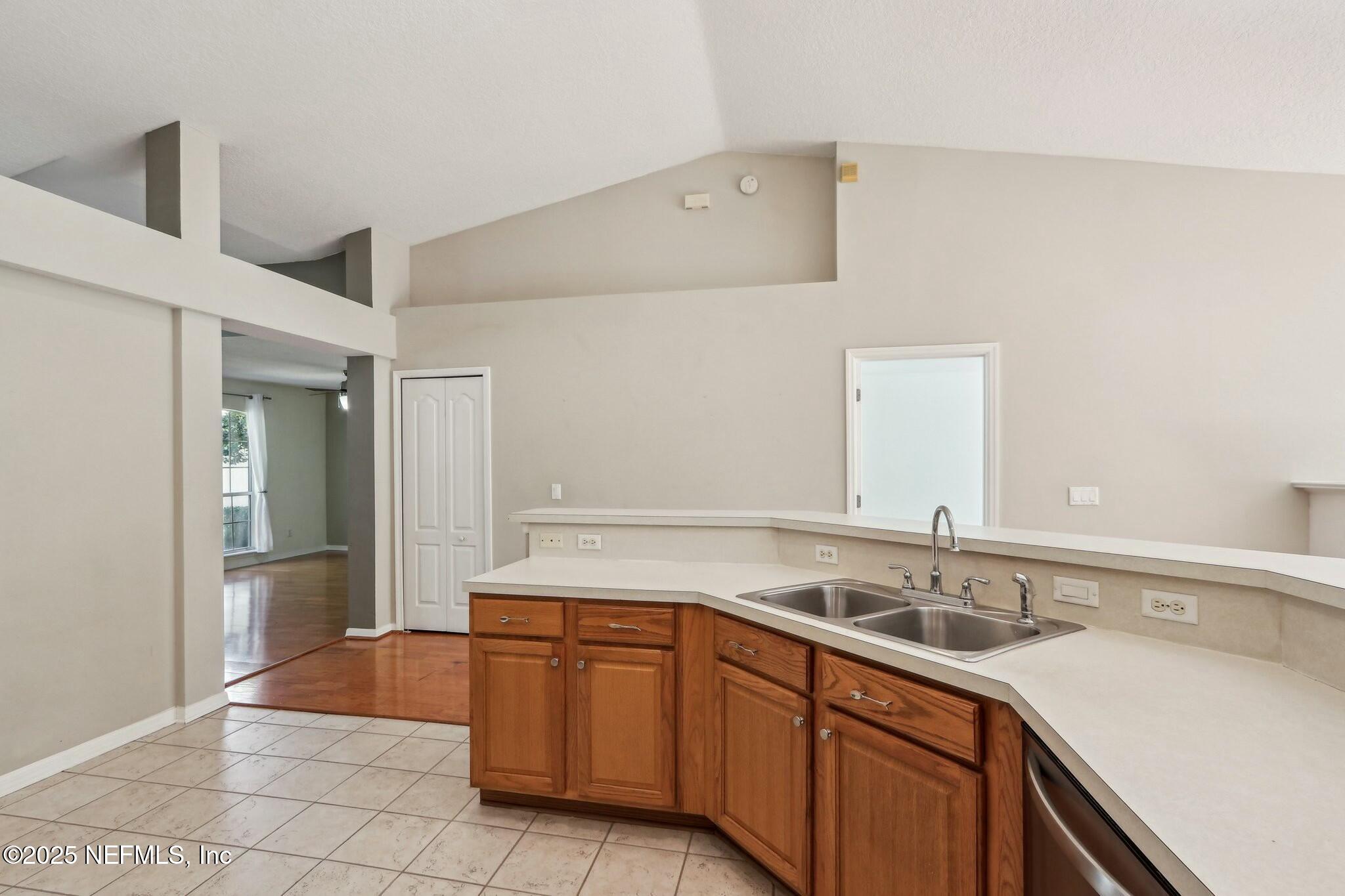 225 JOHNS GLEN Drive, St. Johns