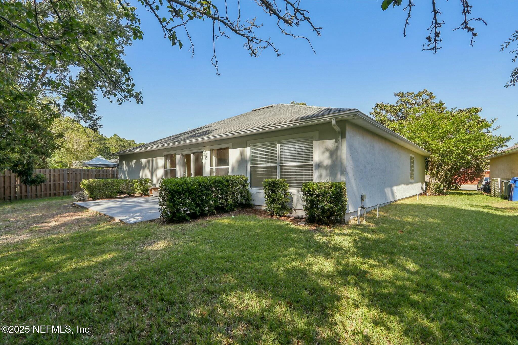225 JOHNS GLEN Drive, St. Johns