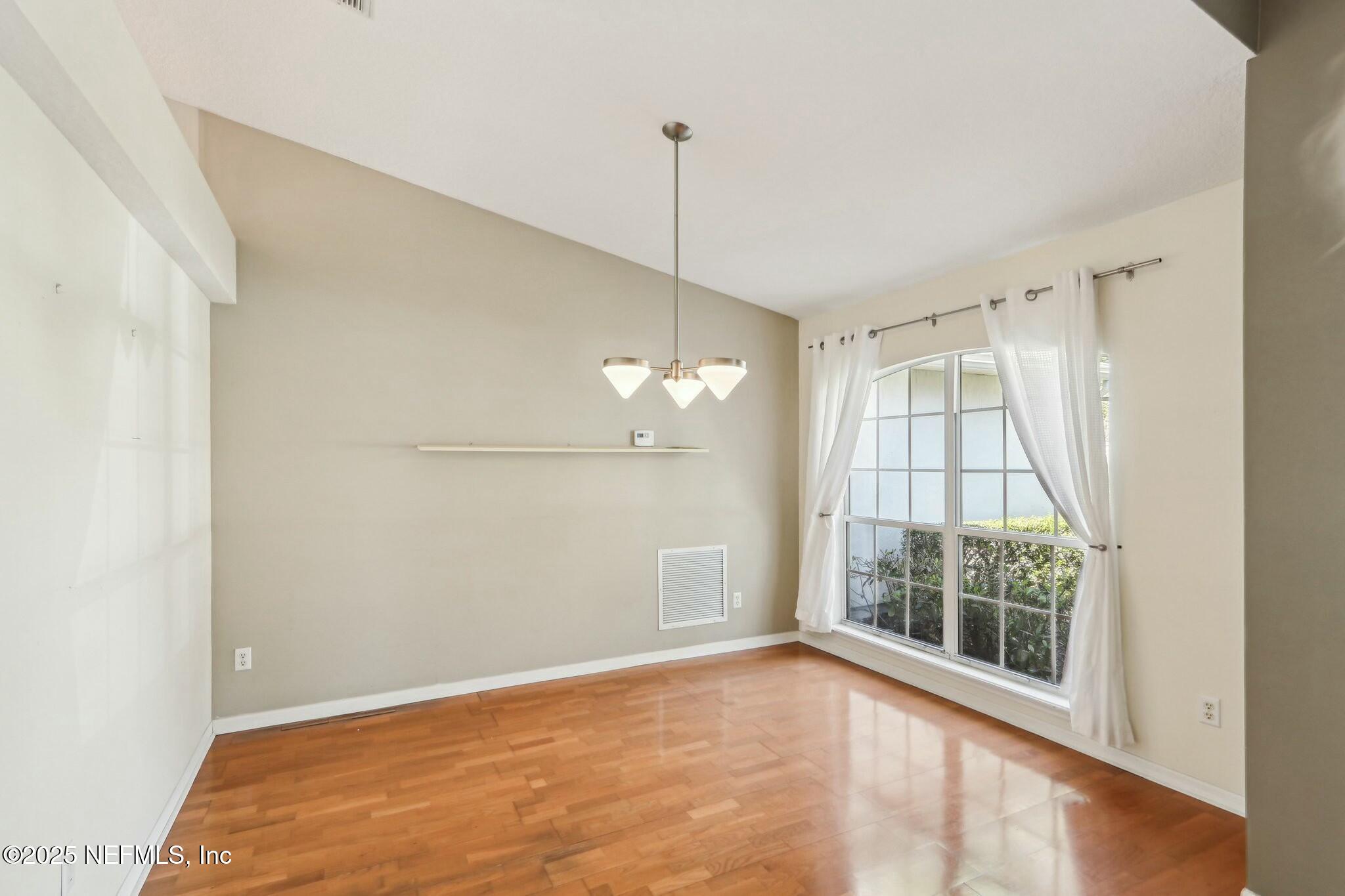 225 JOHNS GLEN Drive, St. Johns