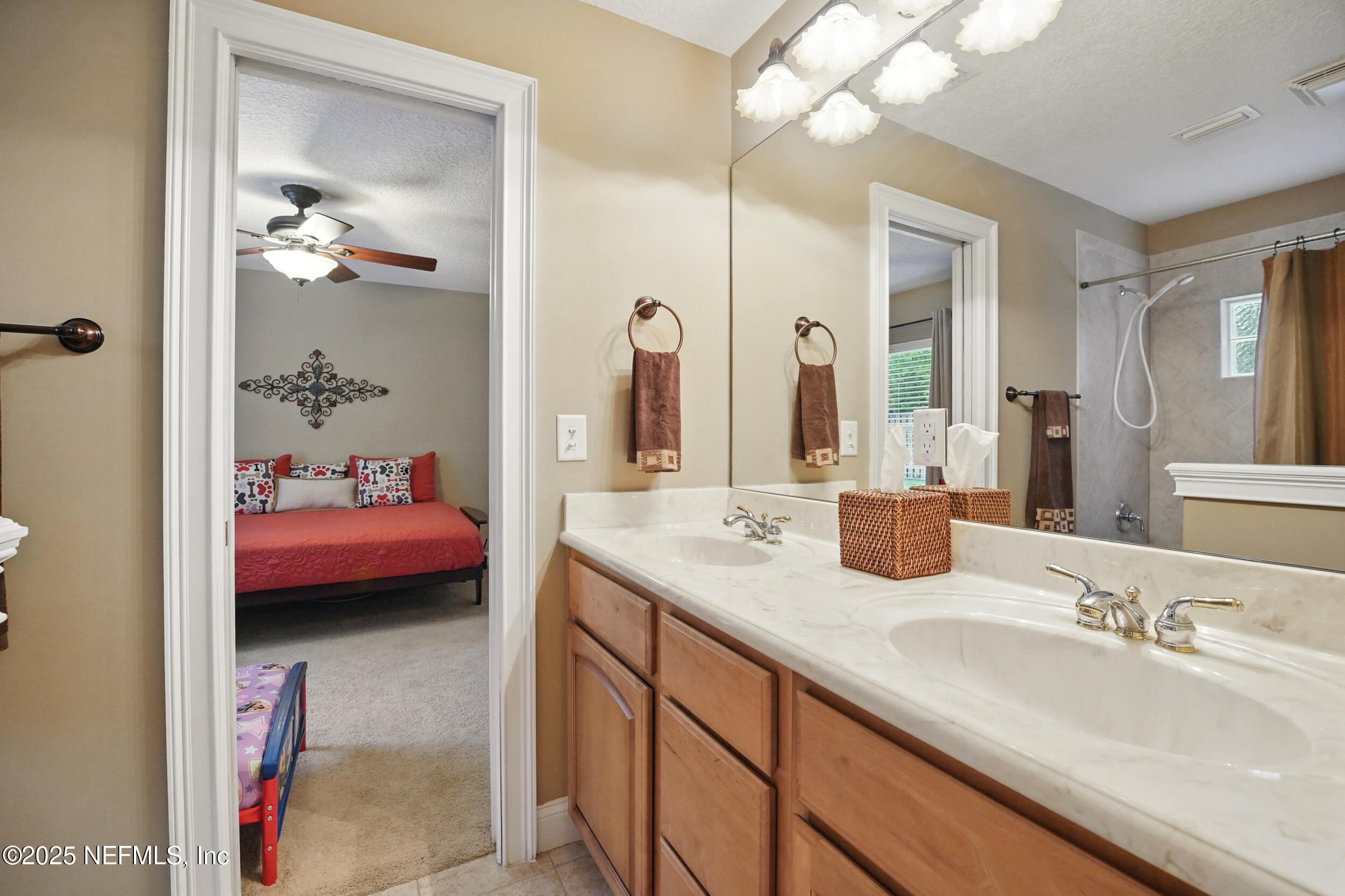 501 GREENBRIAR Road, St. Johns
