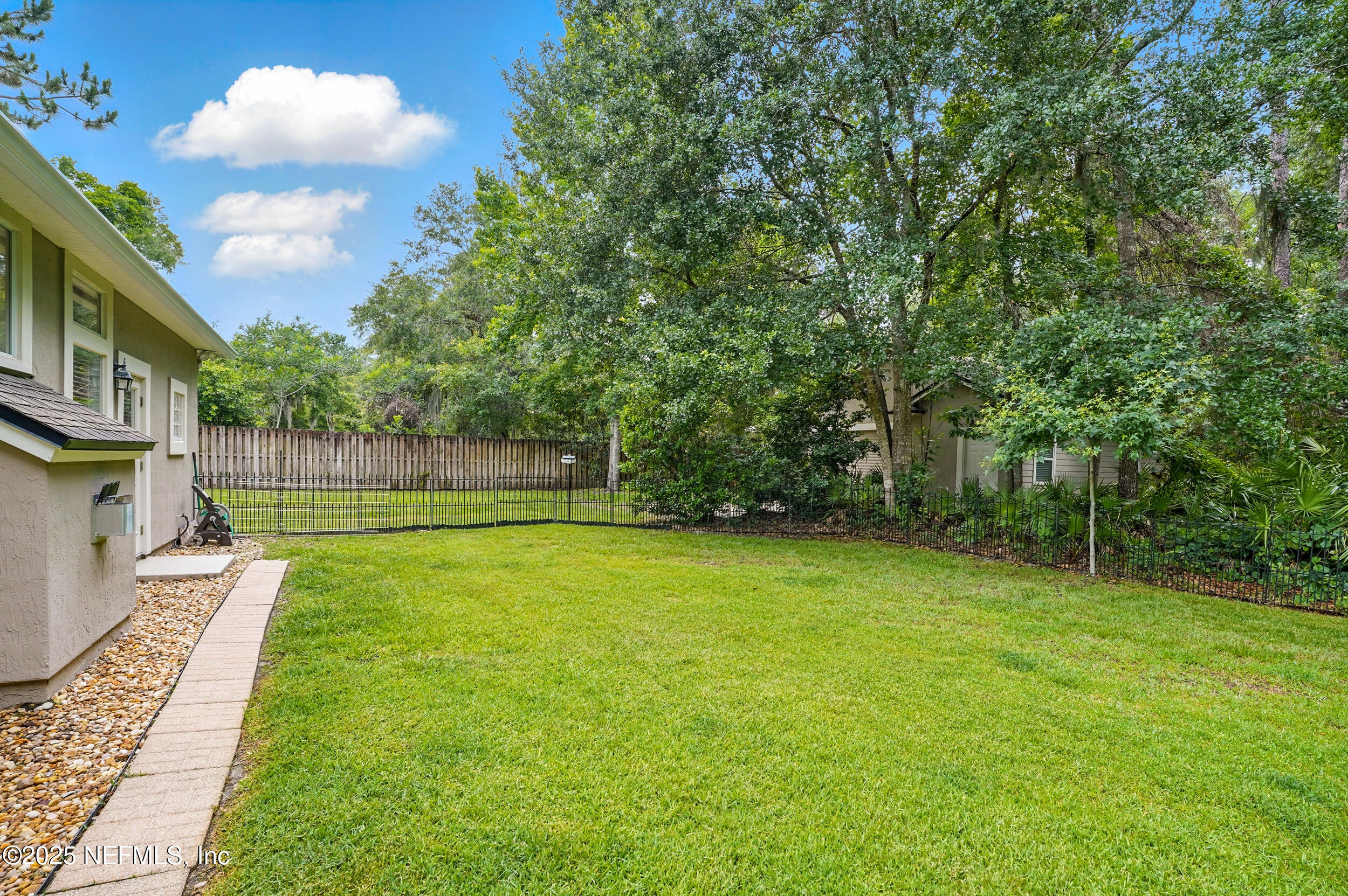 501 GREENBRIAR Road, St. Johns