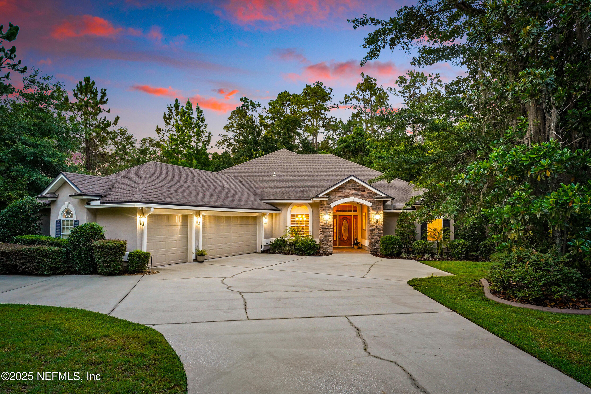 501 GREENBRIAR Road, St. Johns
