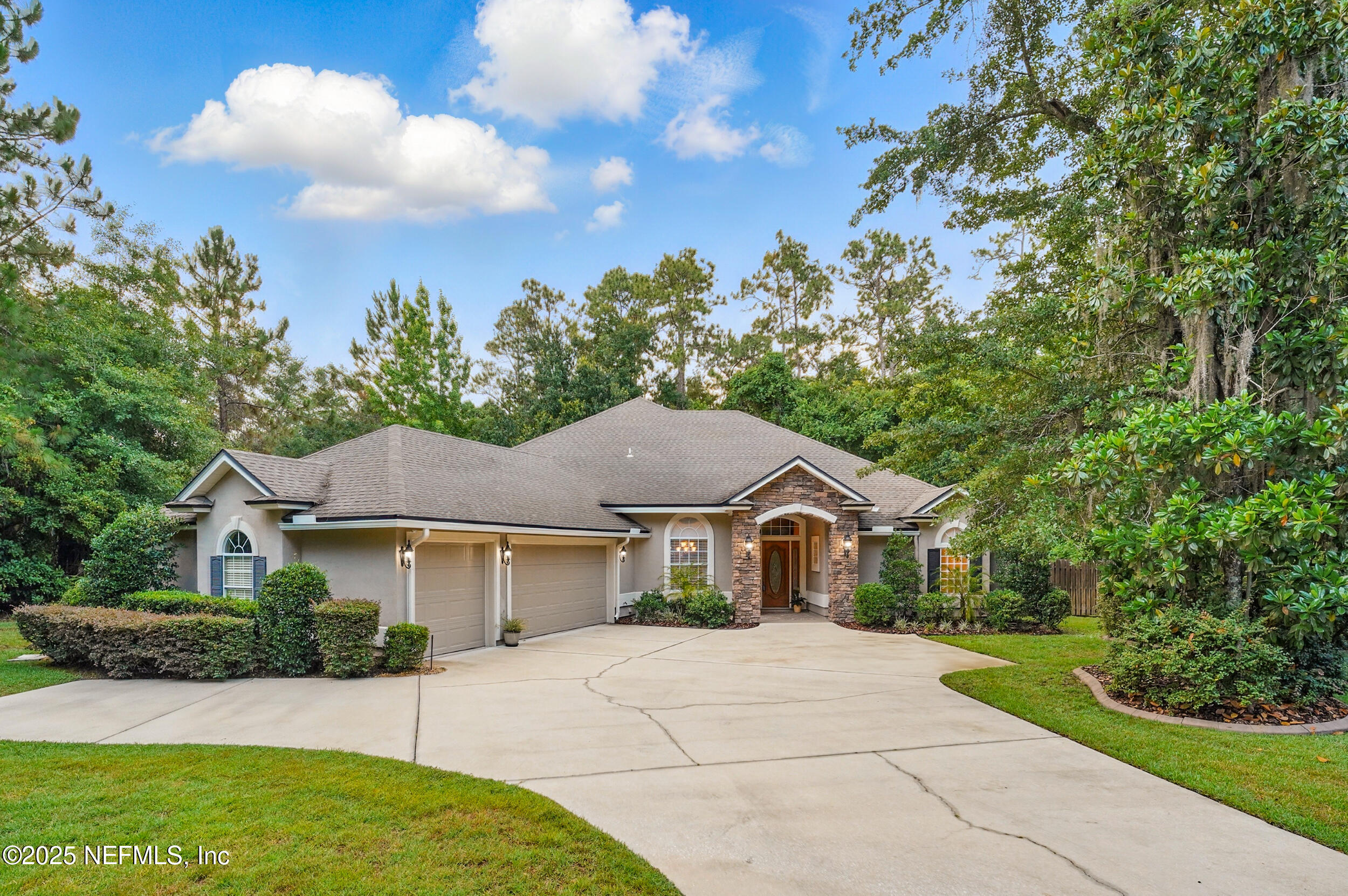 501 GREENBRIAR Road, St. Johns