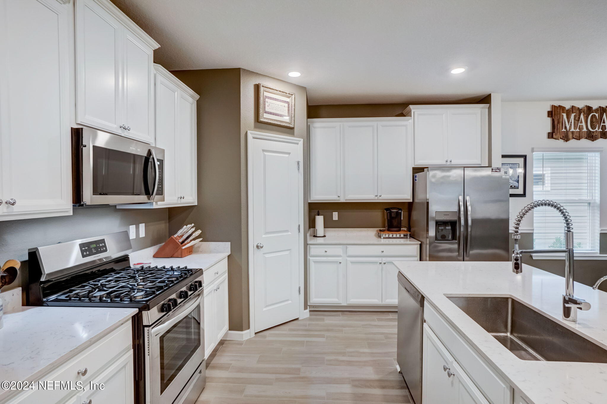 1045 BROWN BEAR, St. Johns