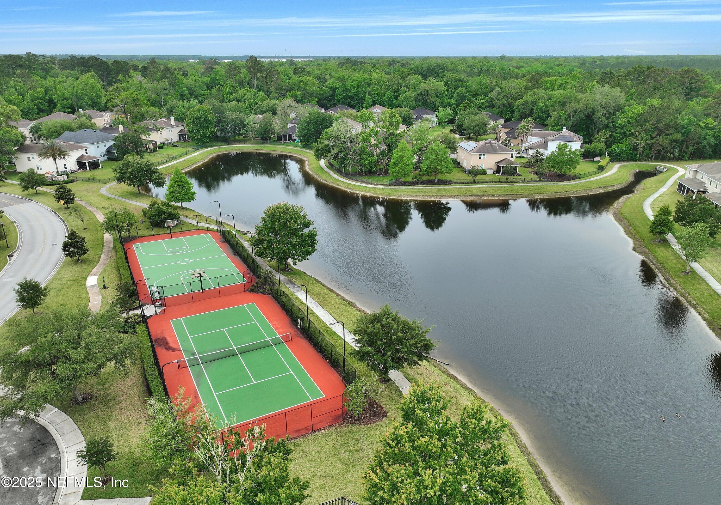 832 BLACK CHERRY Drive S, St. Johns