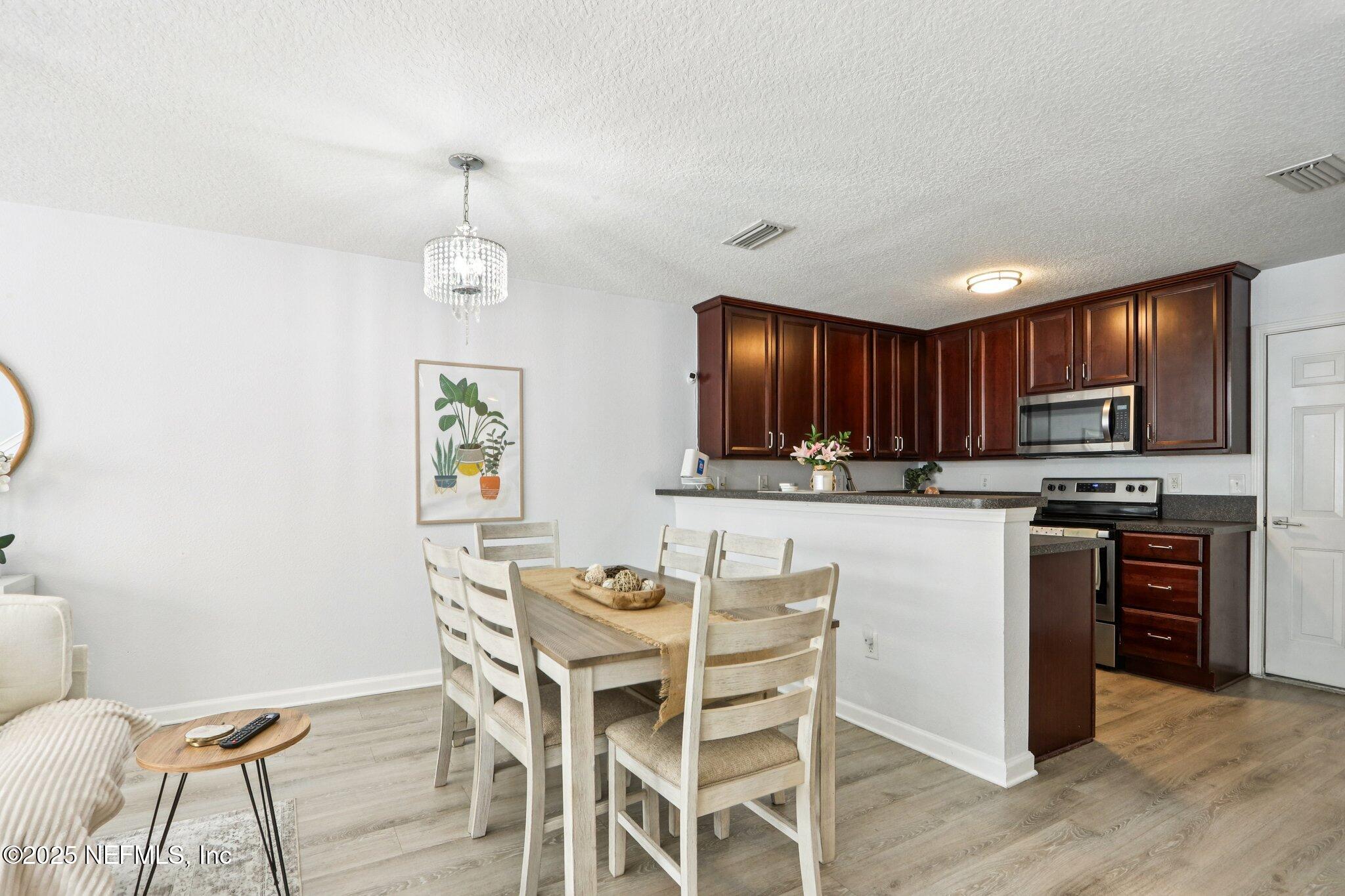 832 BLACK CHERRY Drive S, St. Johns