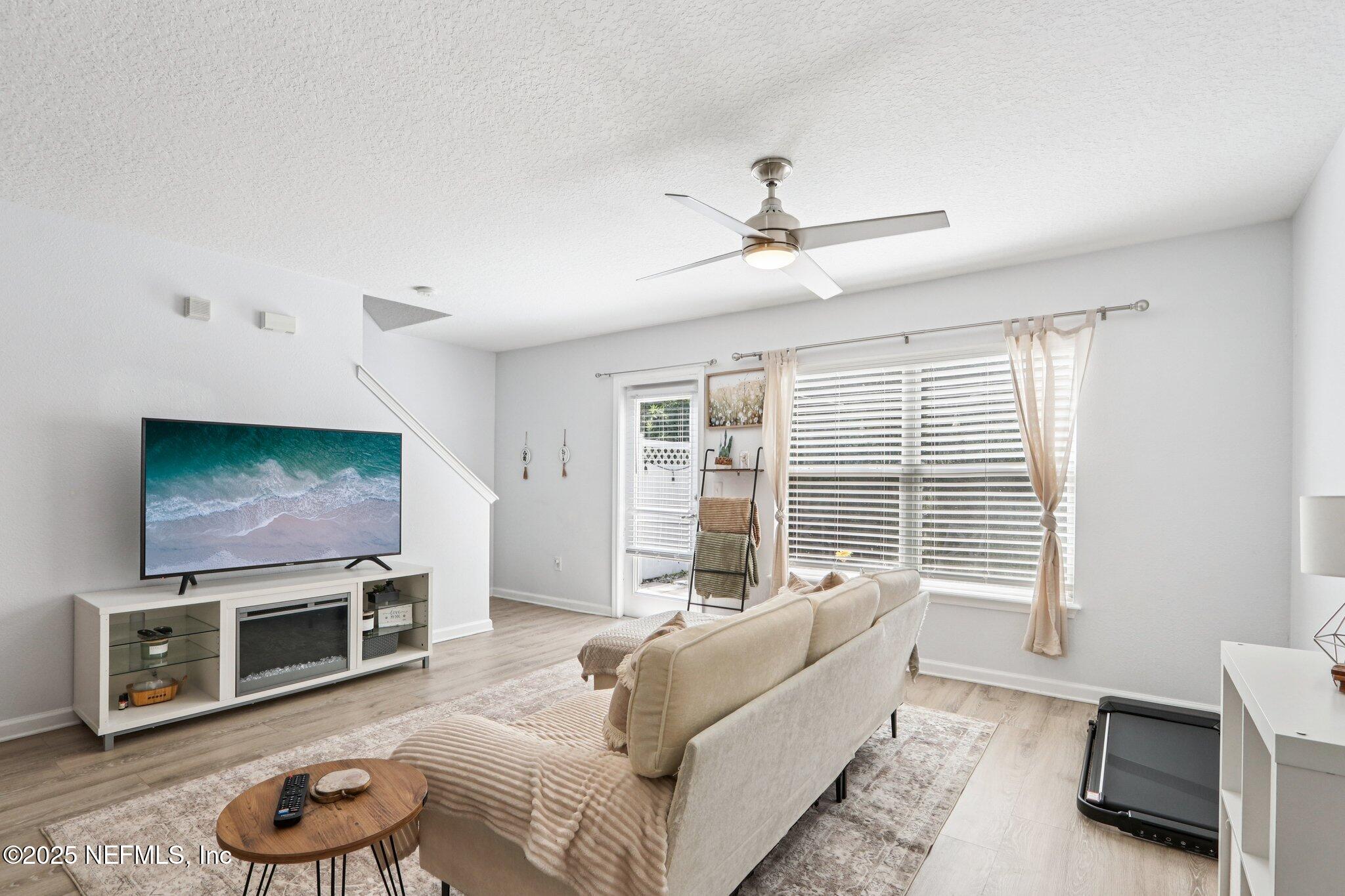 832 BLACK CHERRY Drive S, St. Johns