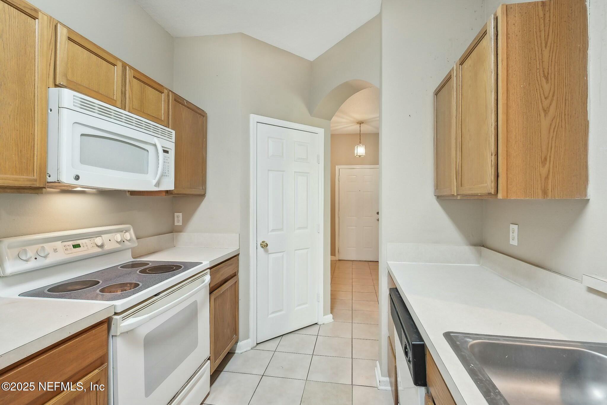 10550 BAYMEADOWS Road, 610