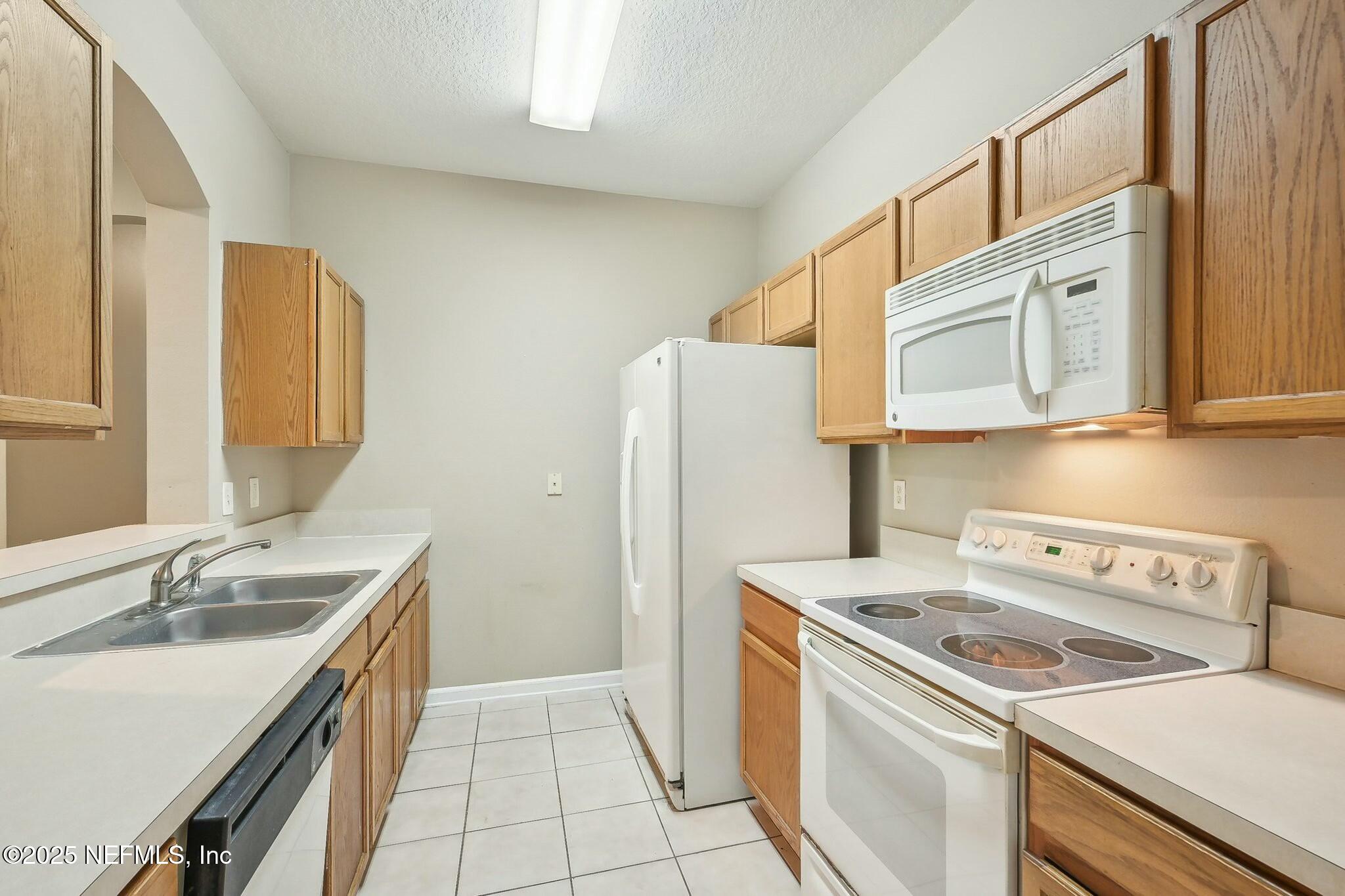 10550 BAYMEADOWS Road, 610