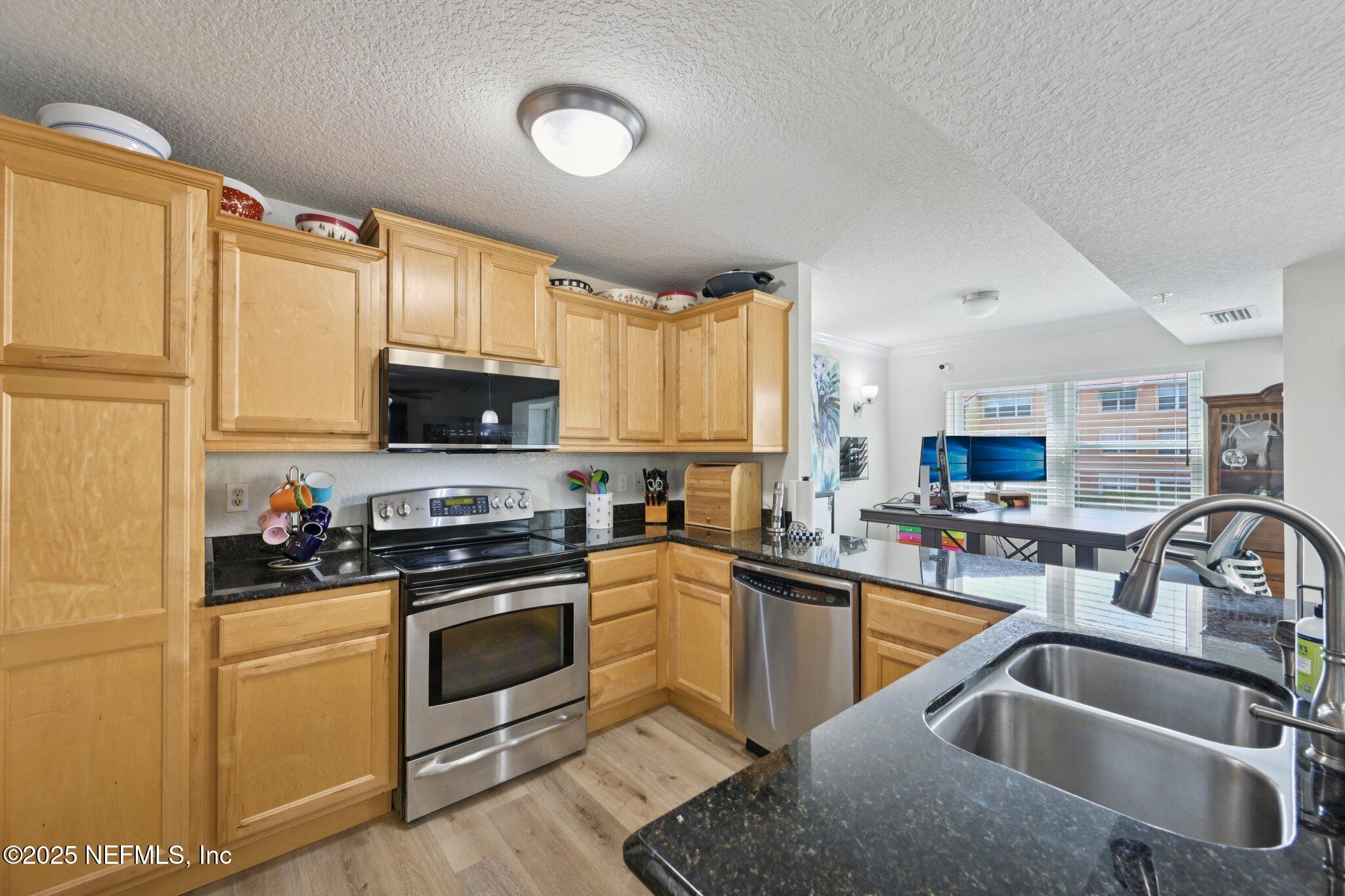 202 LAGUNA VILLAS Boulevard, B24
