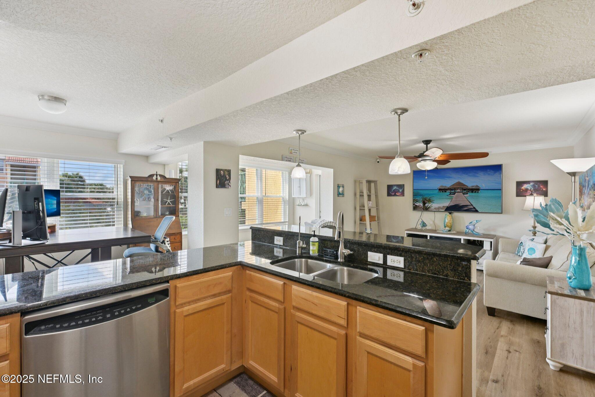 202 LAGUNA VILLAS Boulevard, B24