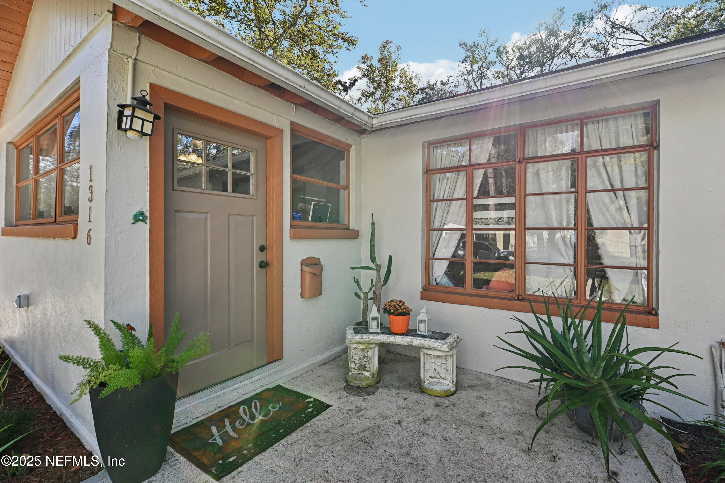 1316 RENSSELAER Avenue