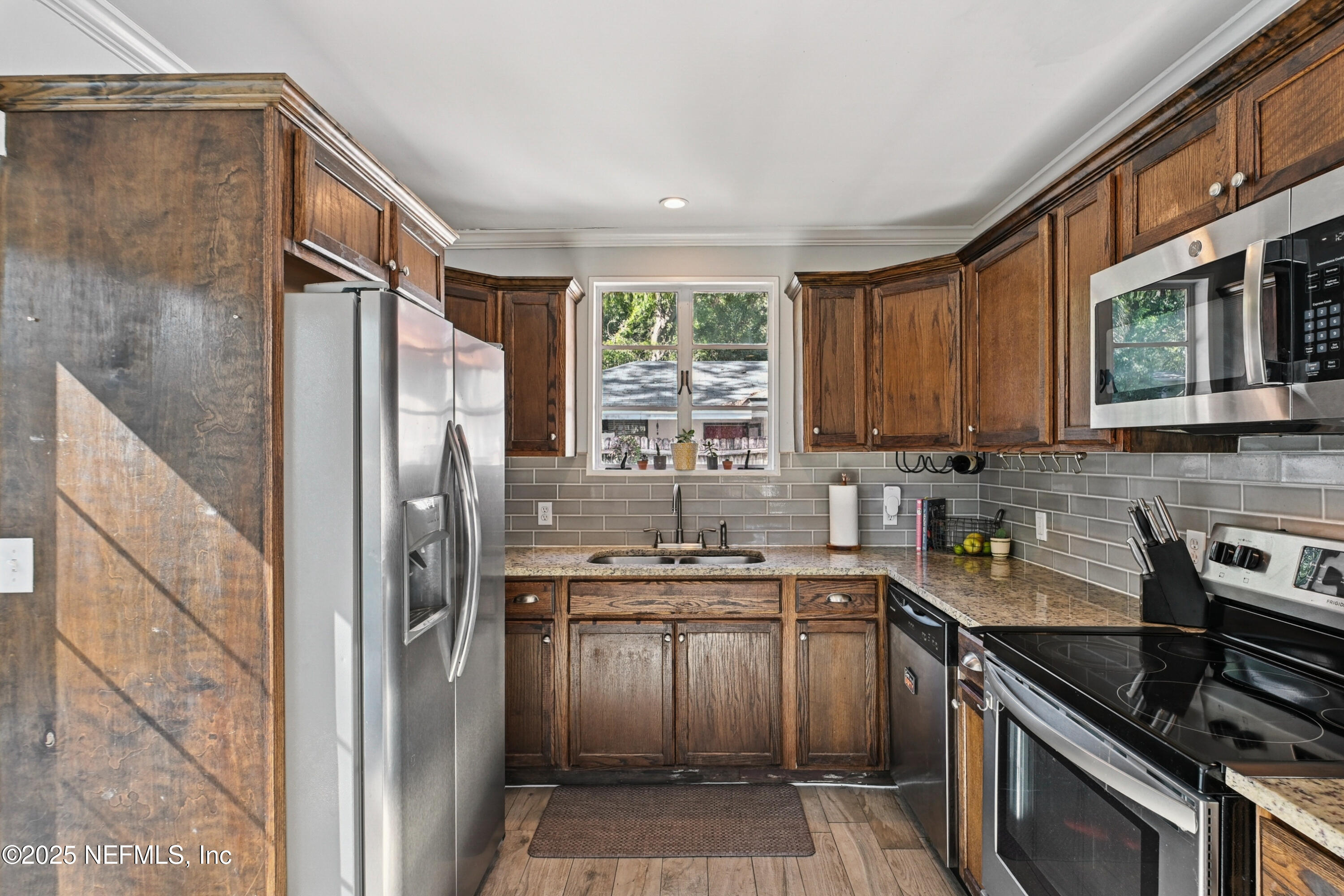 1316 RENSSELAER Avenue