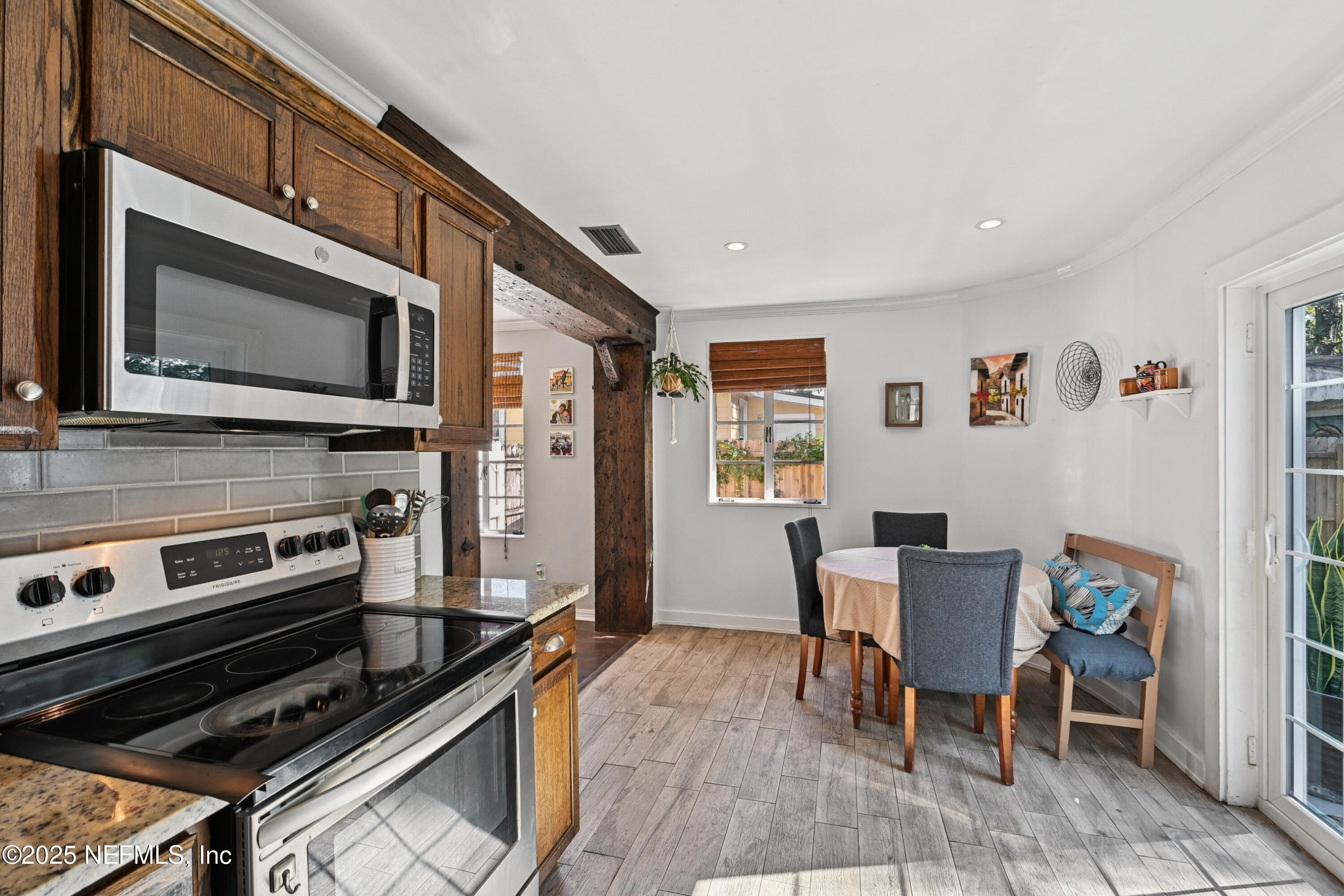 1316 RENSSELAER Avenue