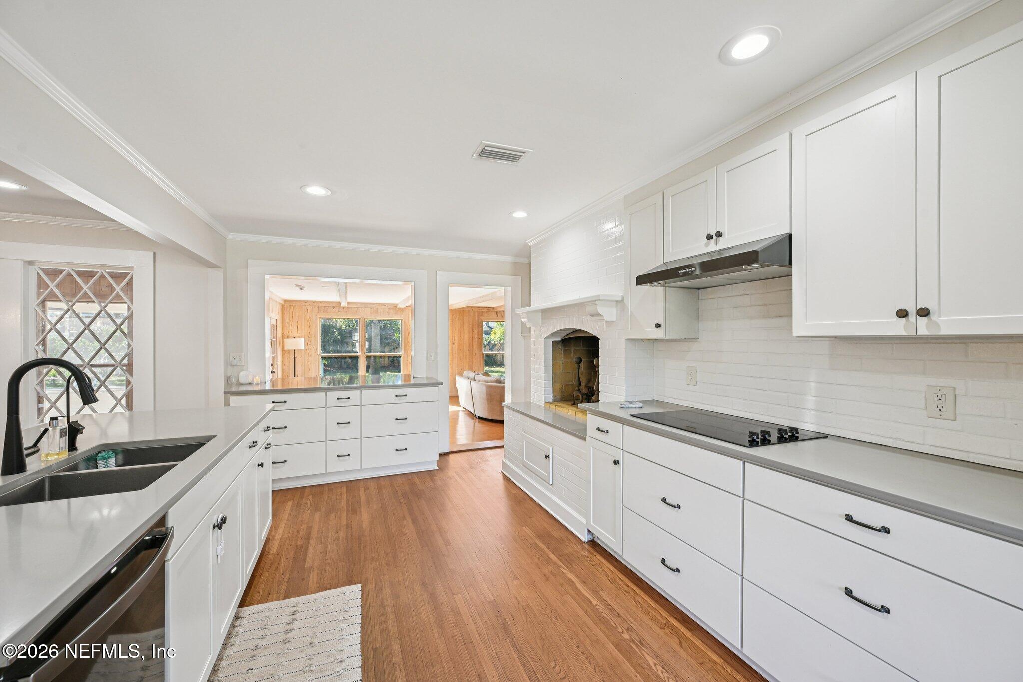 9114 BEAUCLERC Circle E