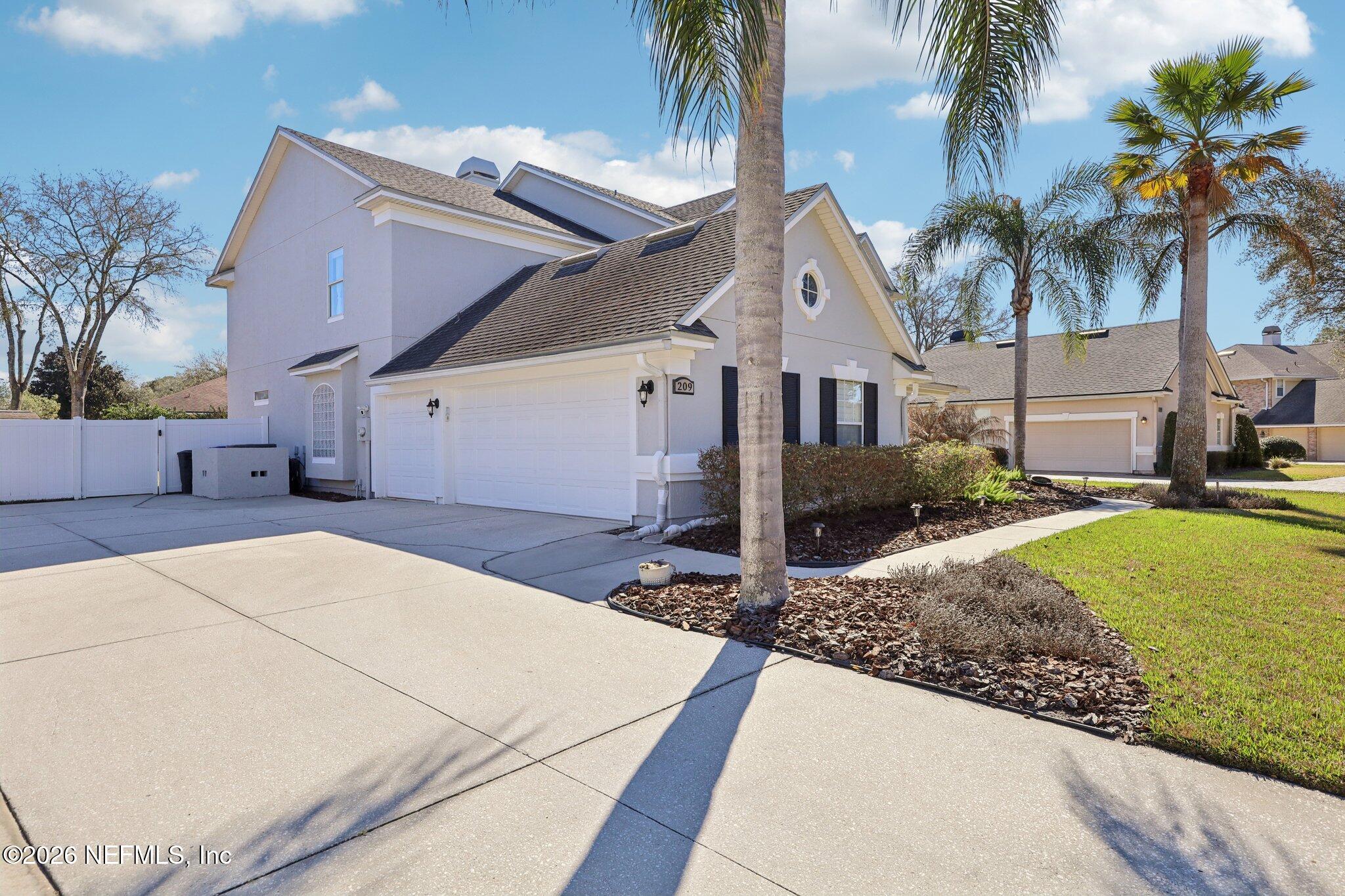 209 N CHECKERBERRY Way, St. Johns