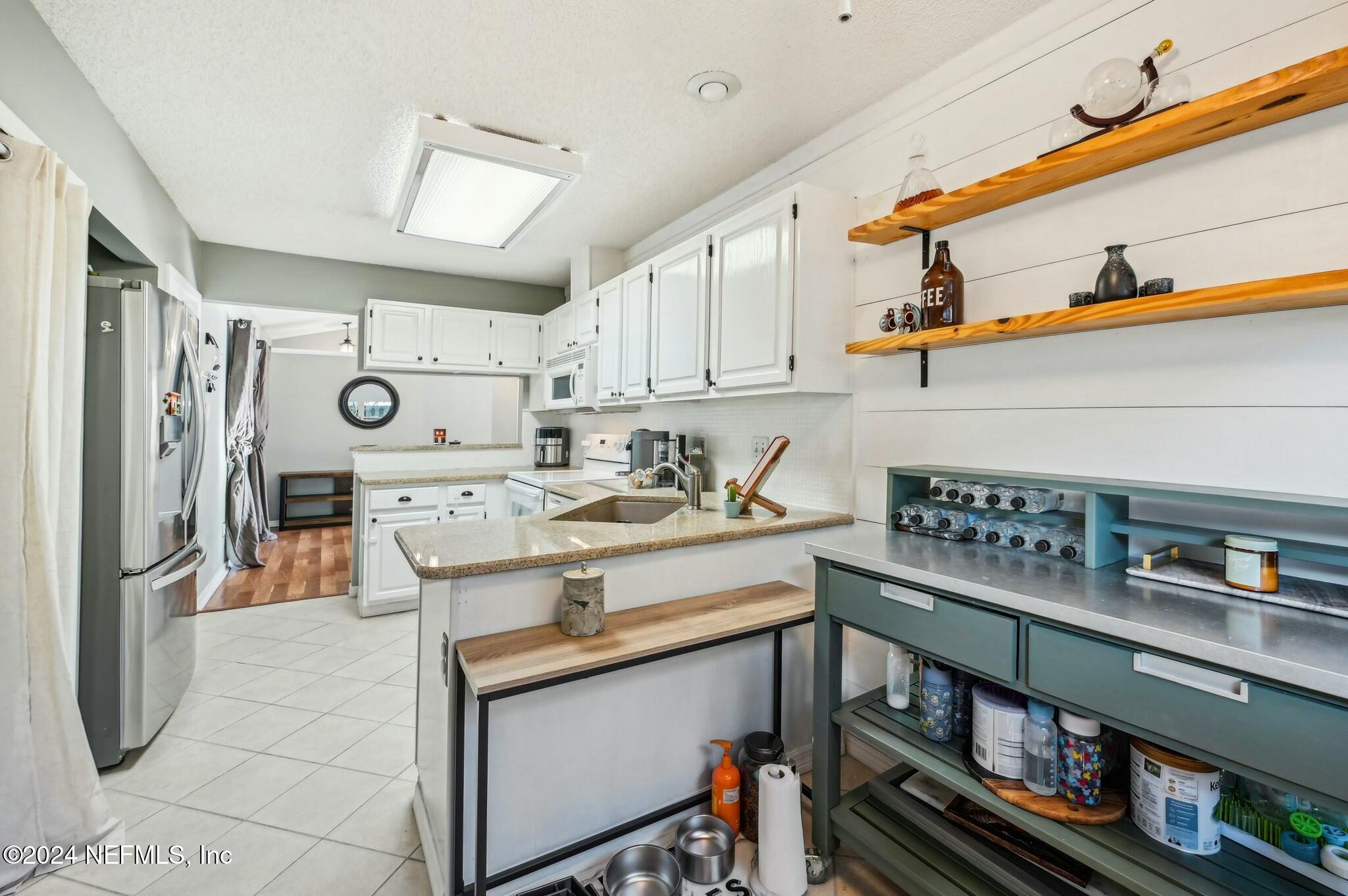 8064 KILWINNING Lane