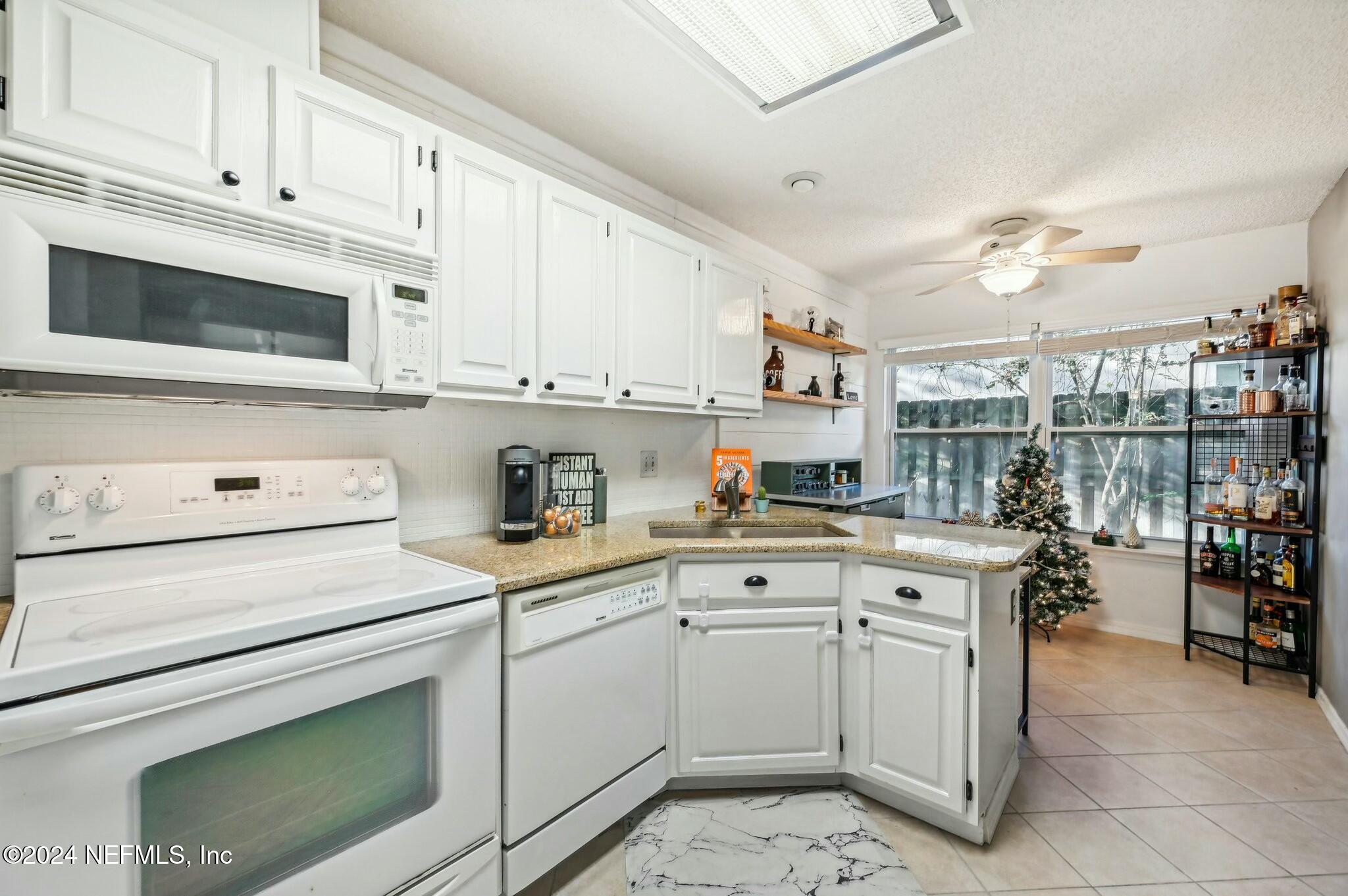 8064 KILWINNING Lane