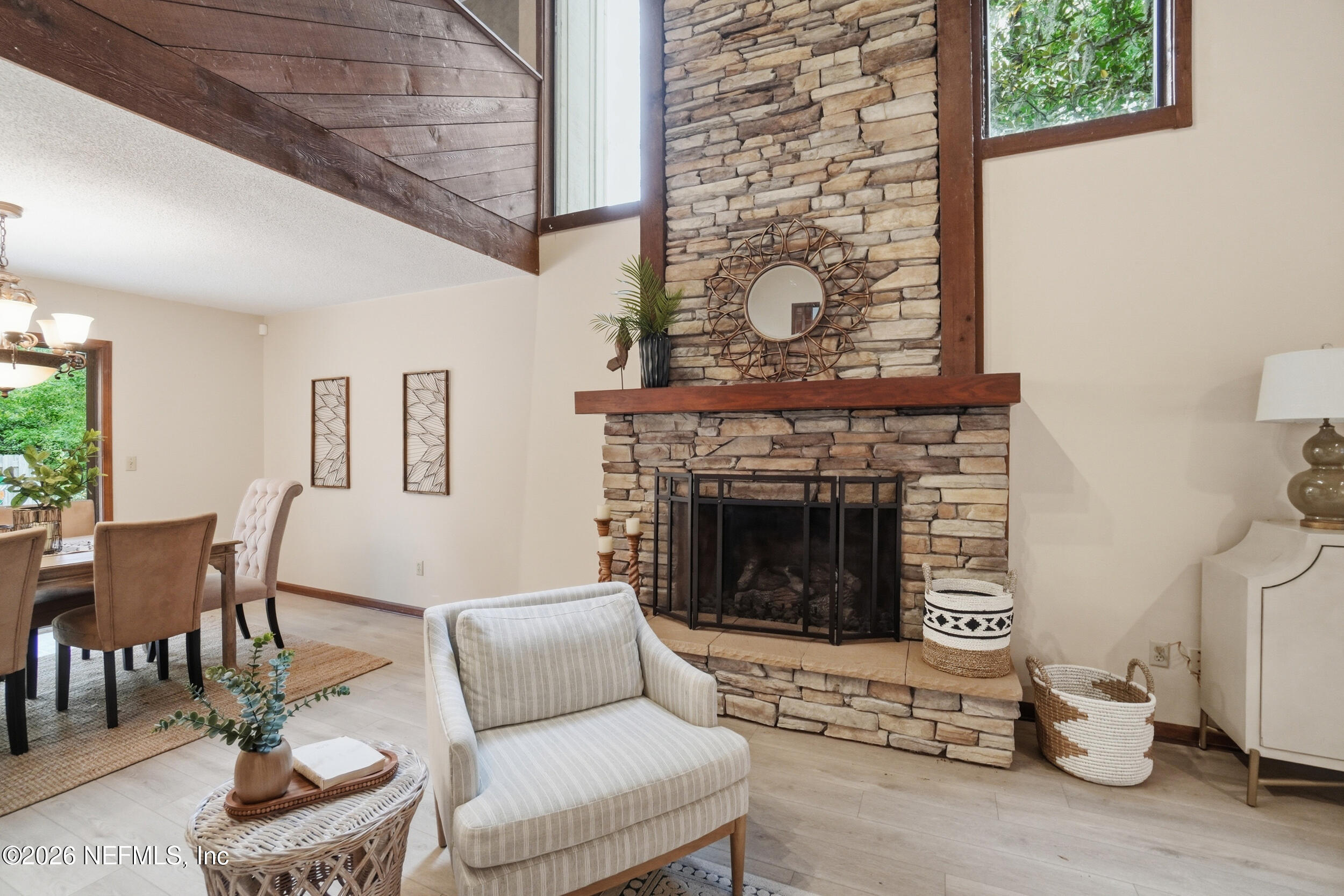 12852 LONGVIEW Drive W