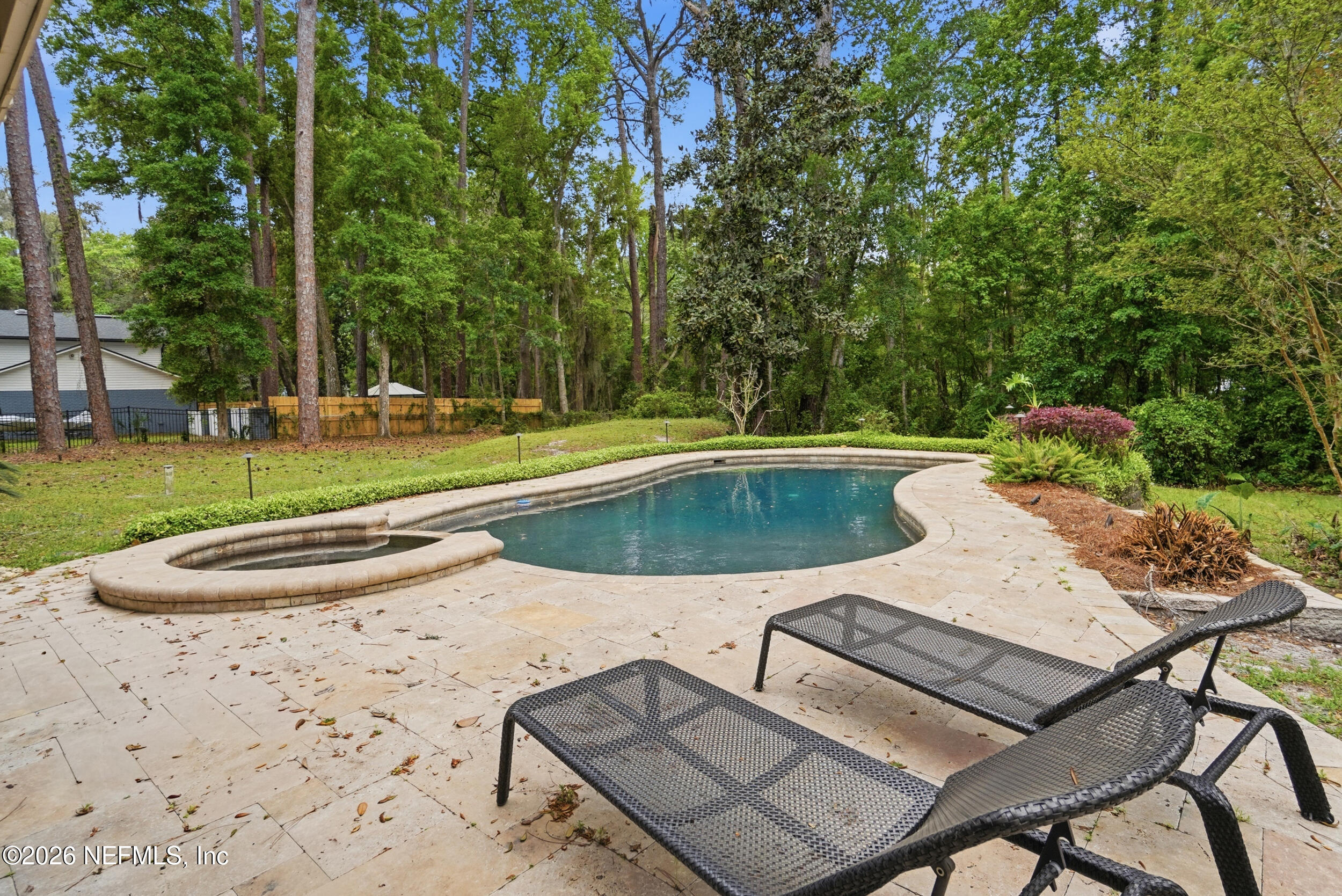 12852 LONGVIEW Drive W