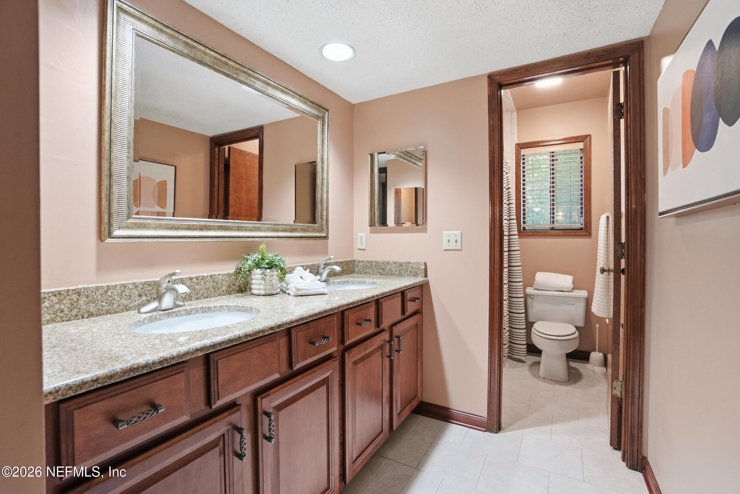 12852 LONGVIEW Drive W