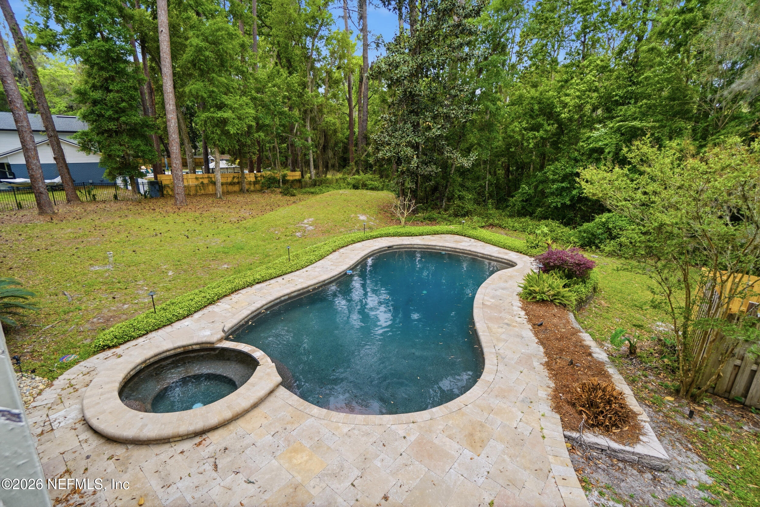 12852 LONGVIEW Drive W